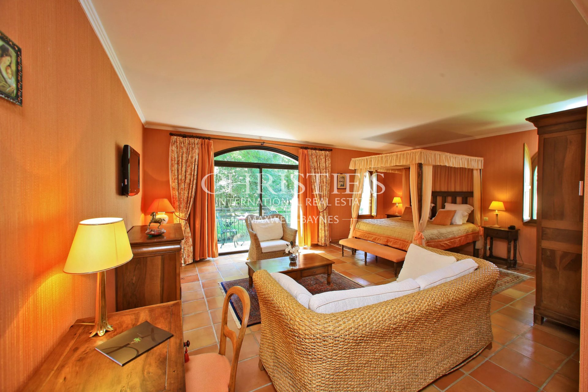 14 Bedroom Villa/Townhouse's Image 6
