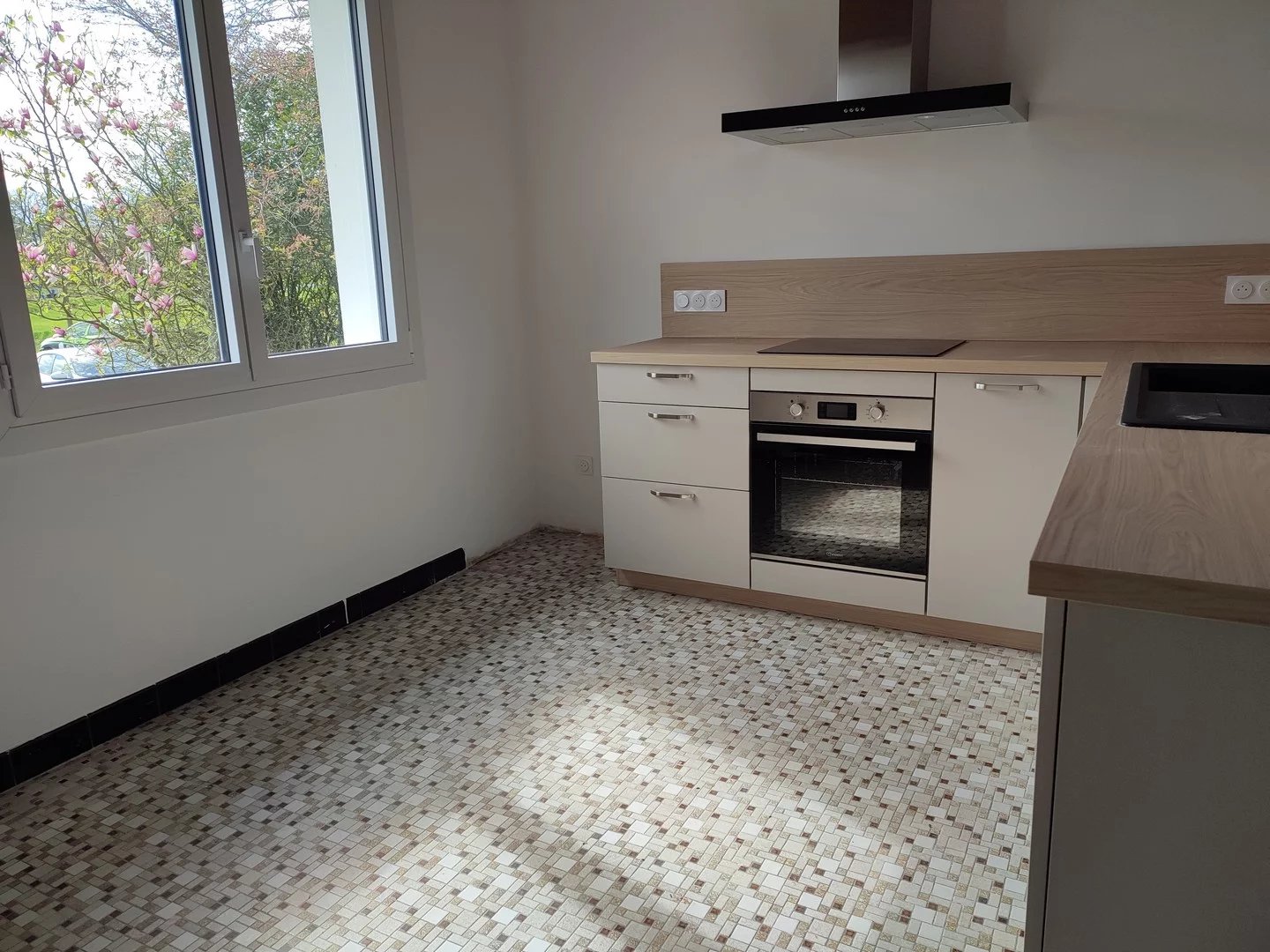 MAISON T6- SAINT CARNE- EN LOCATION