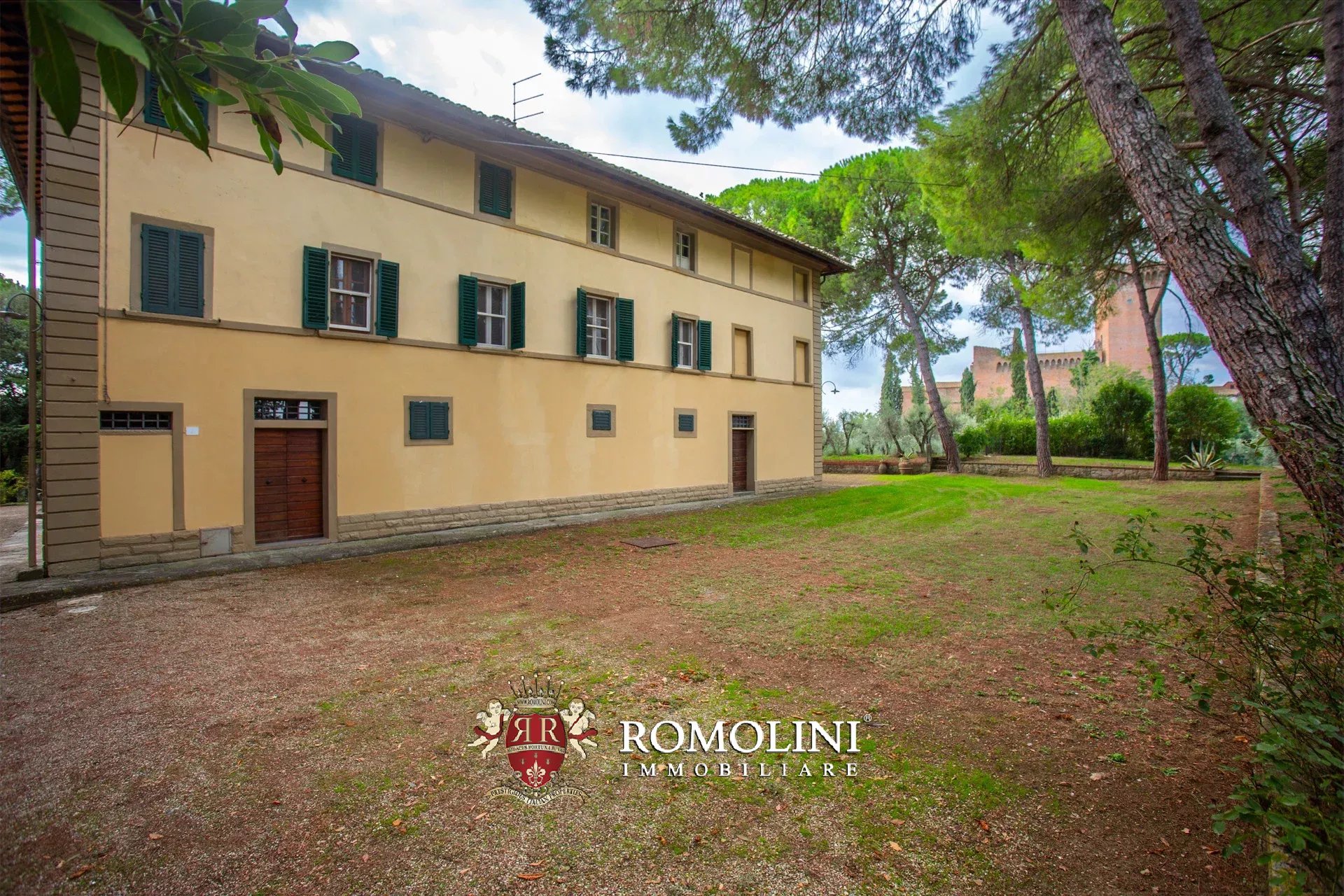 7 Bedroom Villa/Townhouse's Image 7
