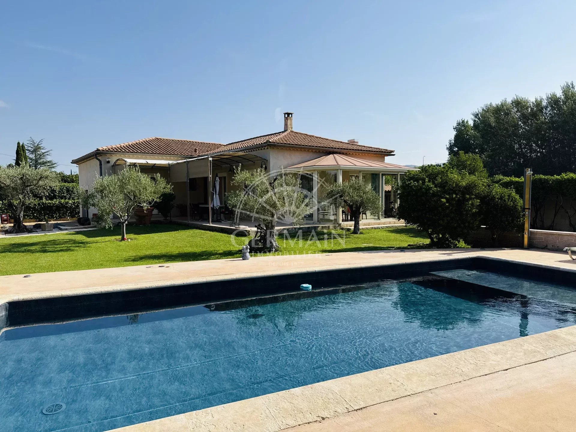 Agence immobilière de 