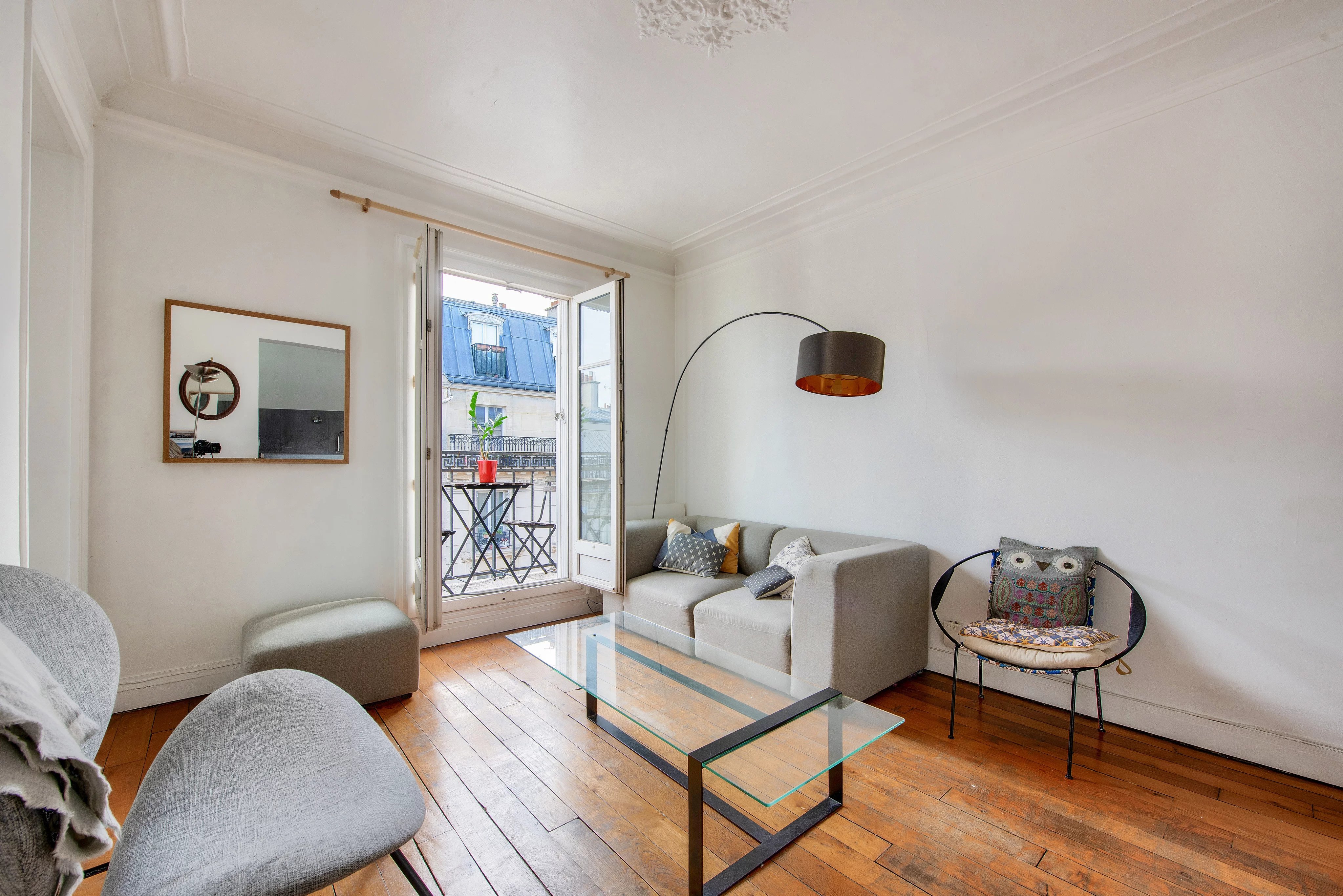 Appartement d'angle en excellent état, étage élevé, balcon