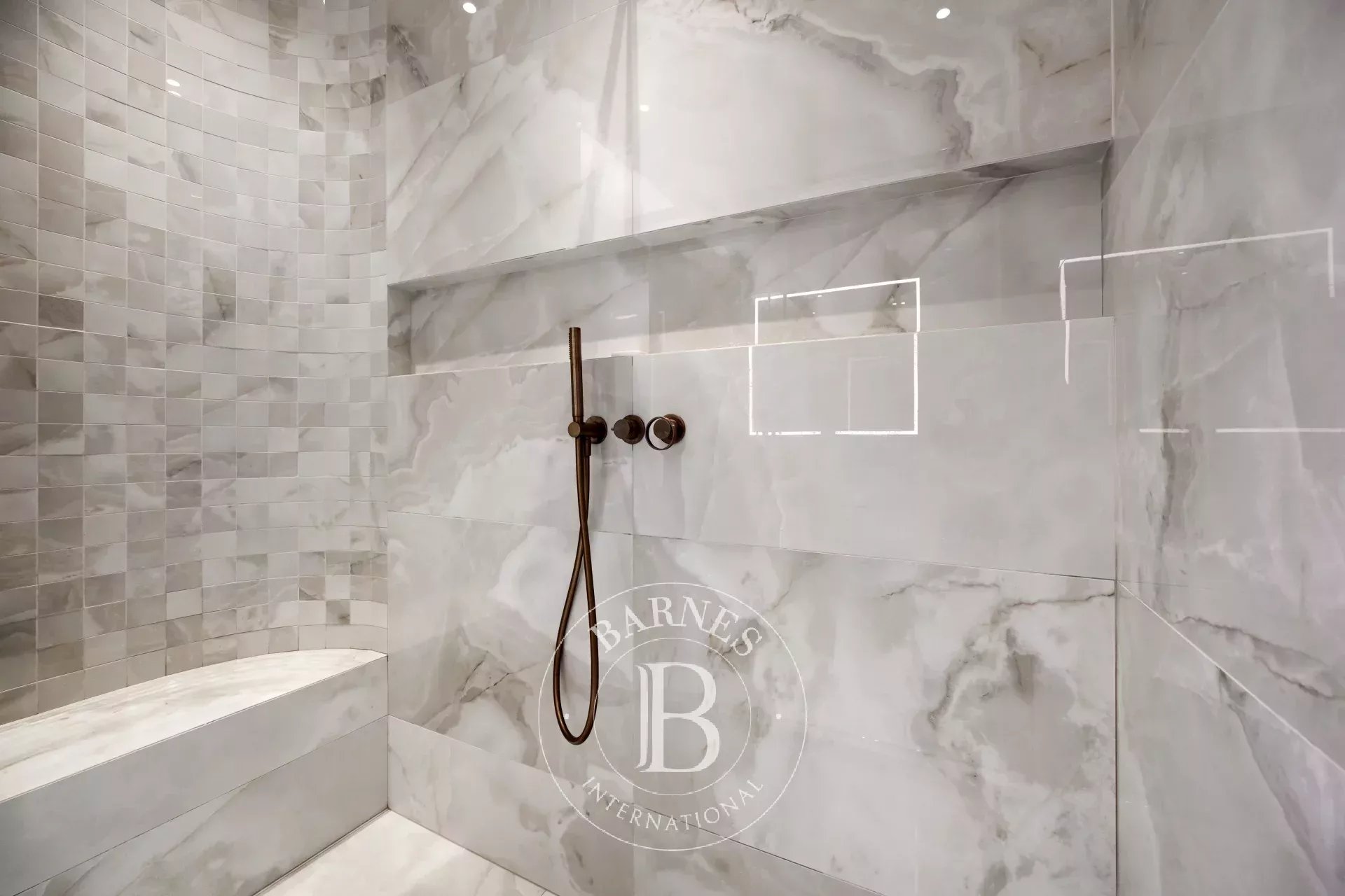 Daire Paris 8ème - picture 11