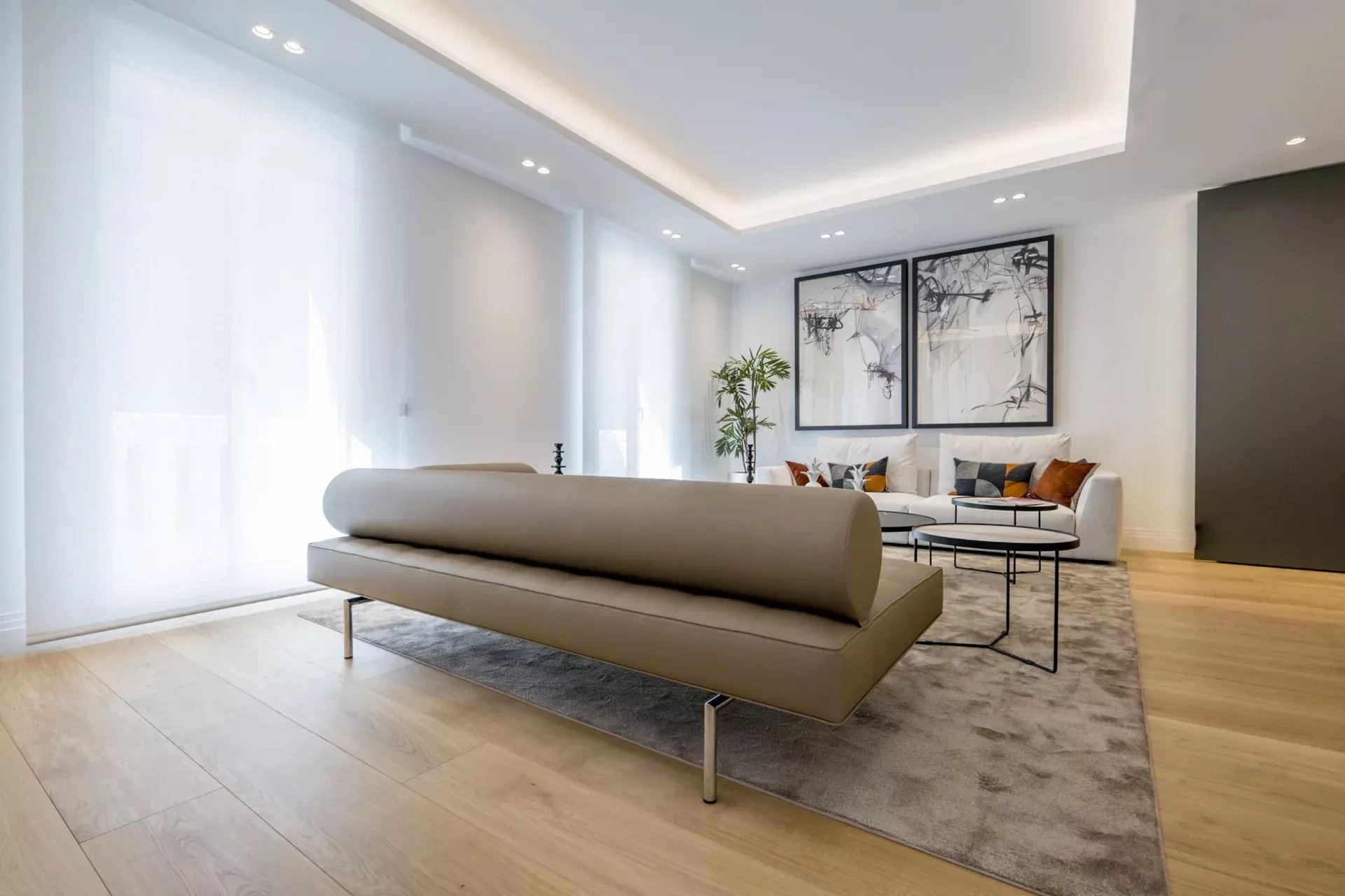 Appartement de Luxe Rénové avec Vue Imprenable sur la Fontaine de Neptune - picture 17