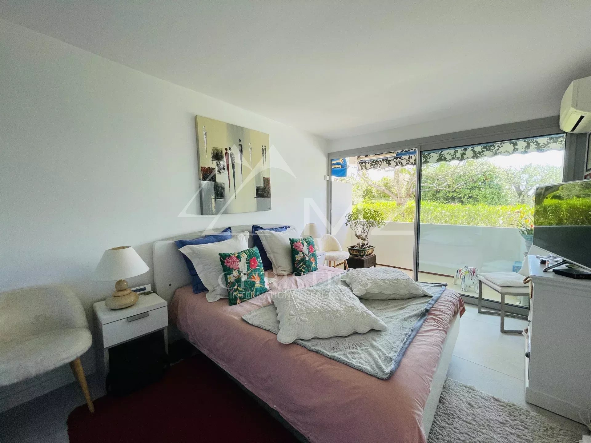 2 Bedroom Apartment/Flat's Image 3