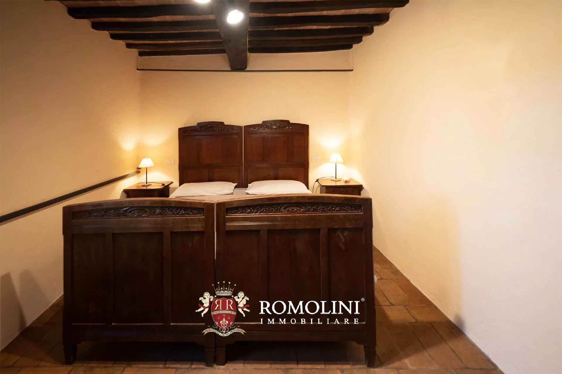 8 Bedroom Villa/Townhouse's Image 27