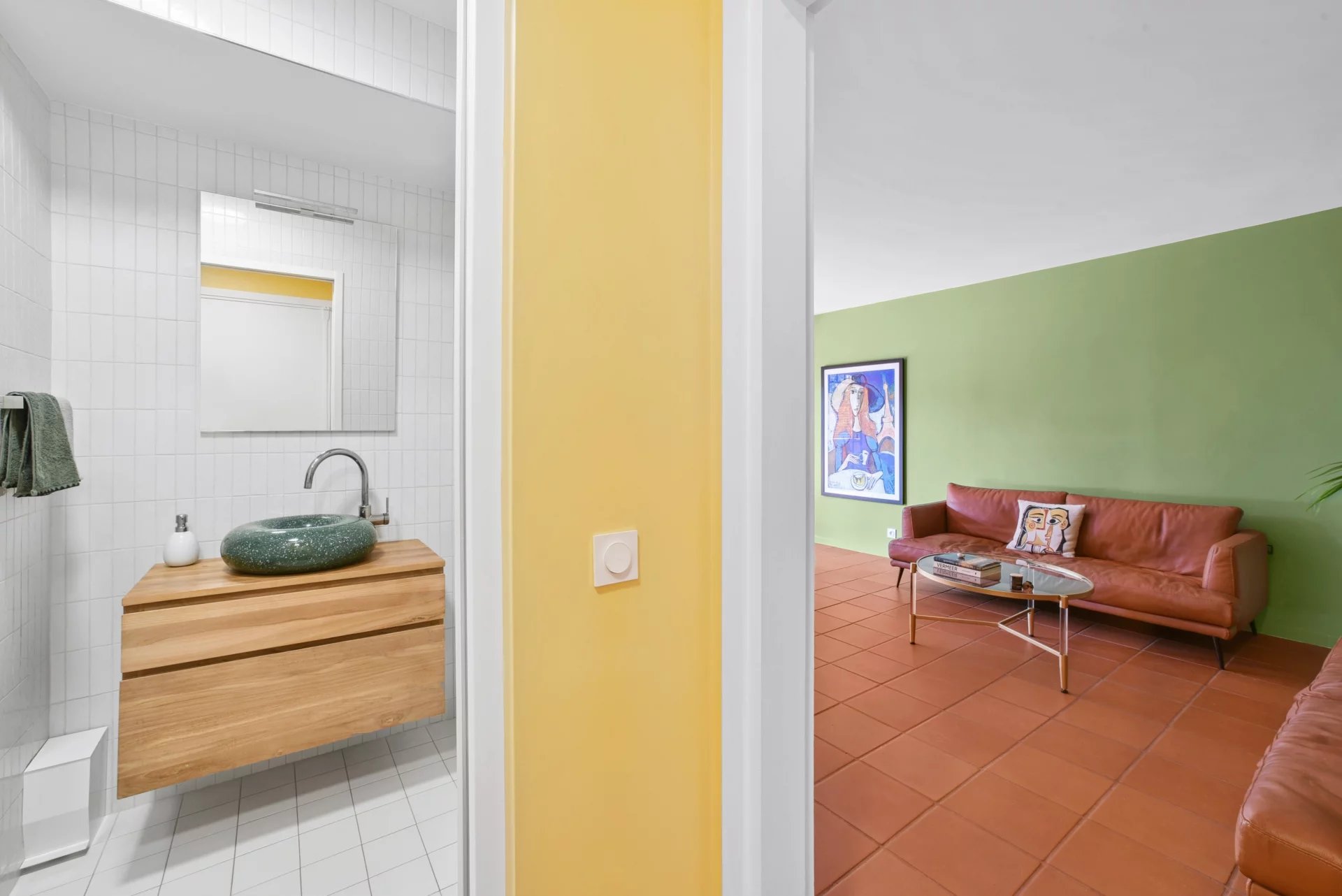 Appartement rénové d'une chambre avec grande terrasse orientée au sud