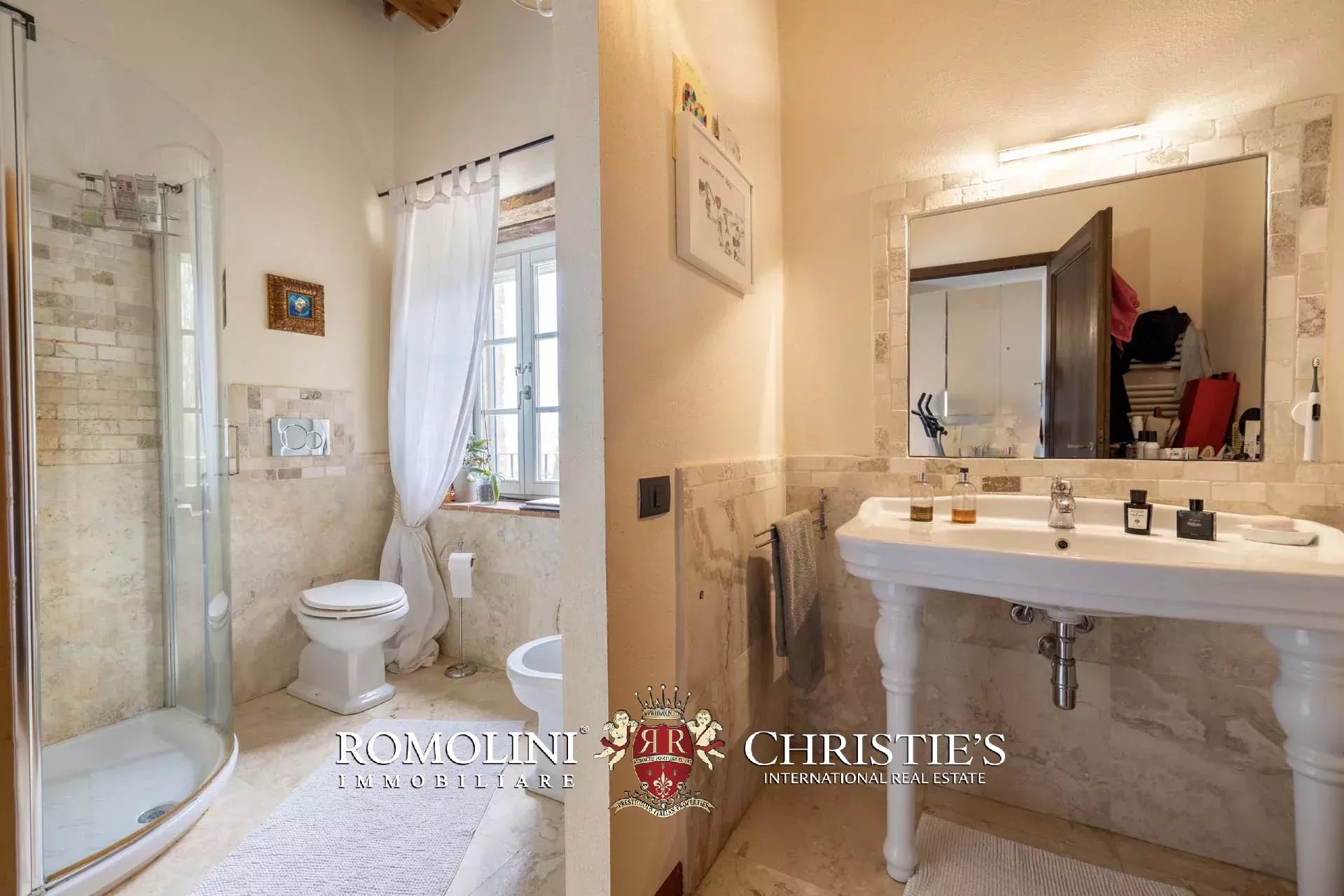 6 Bedroom Villa/Townhouse's Image 59