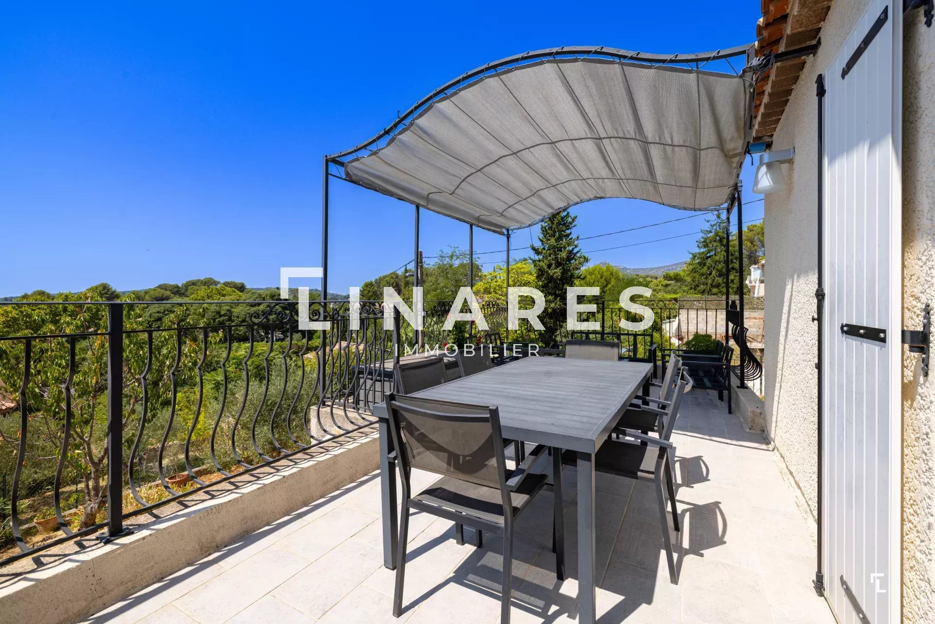 CERCLE FAMILIAL - Maison T5 de 174m2 (T4 de 106m2 + T2/3 de 68m2) - Terrain 600m2 - 13011 Camoins