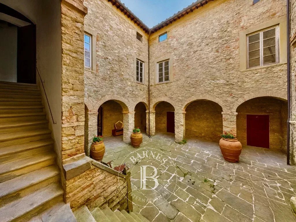 Arezzo  - Château 40 Pi&egrave;ces 40 Chambres - picture 13