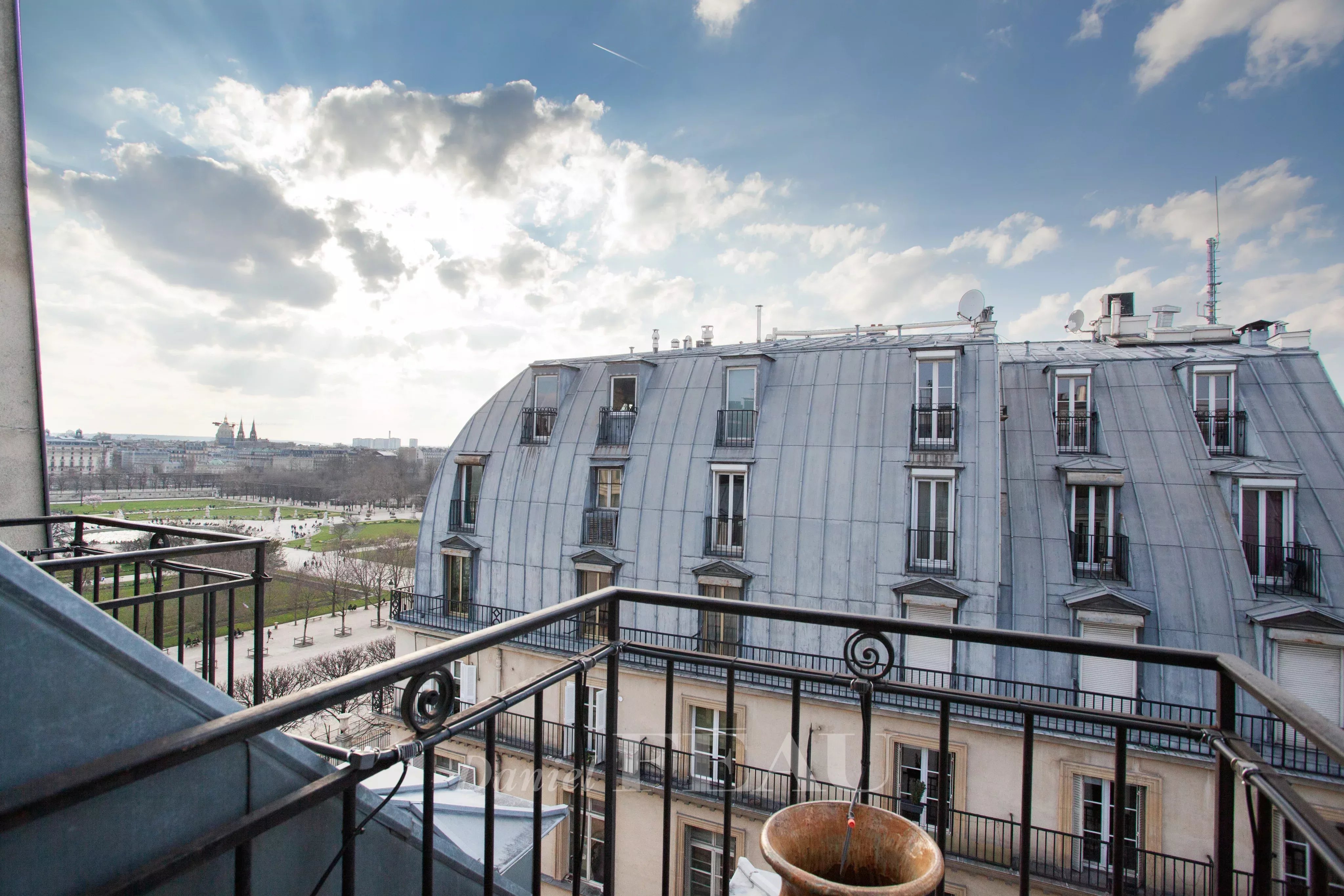 Sale Apartment Paris 1st