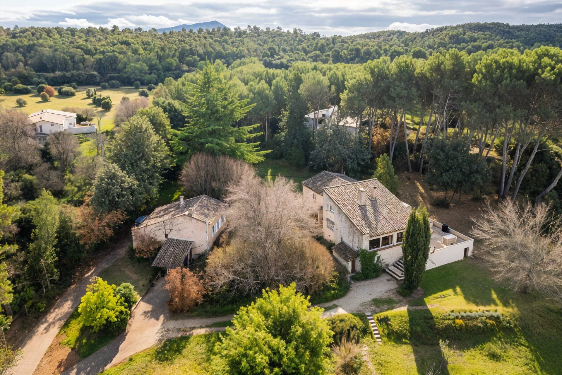 Charming property for sale with outbuilding, Aix-en-Provence, Pinchinats area