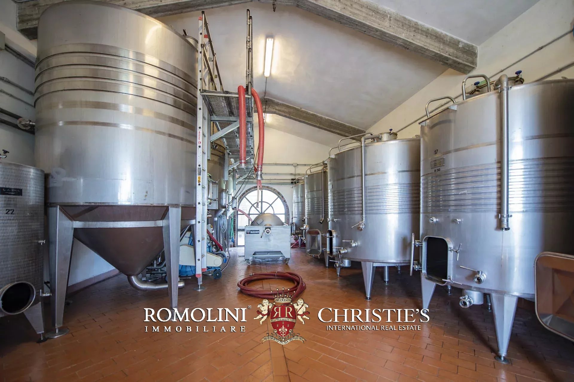 34 Bedroom Vineyard's Image 35