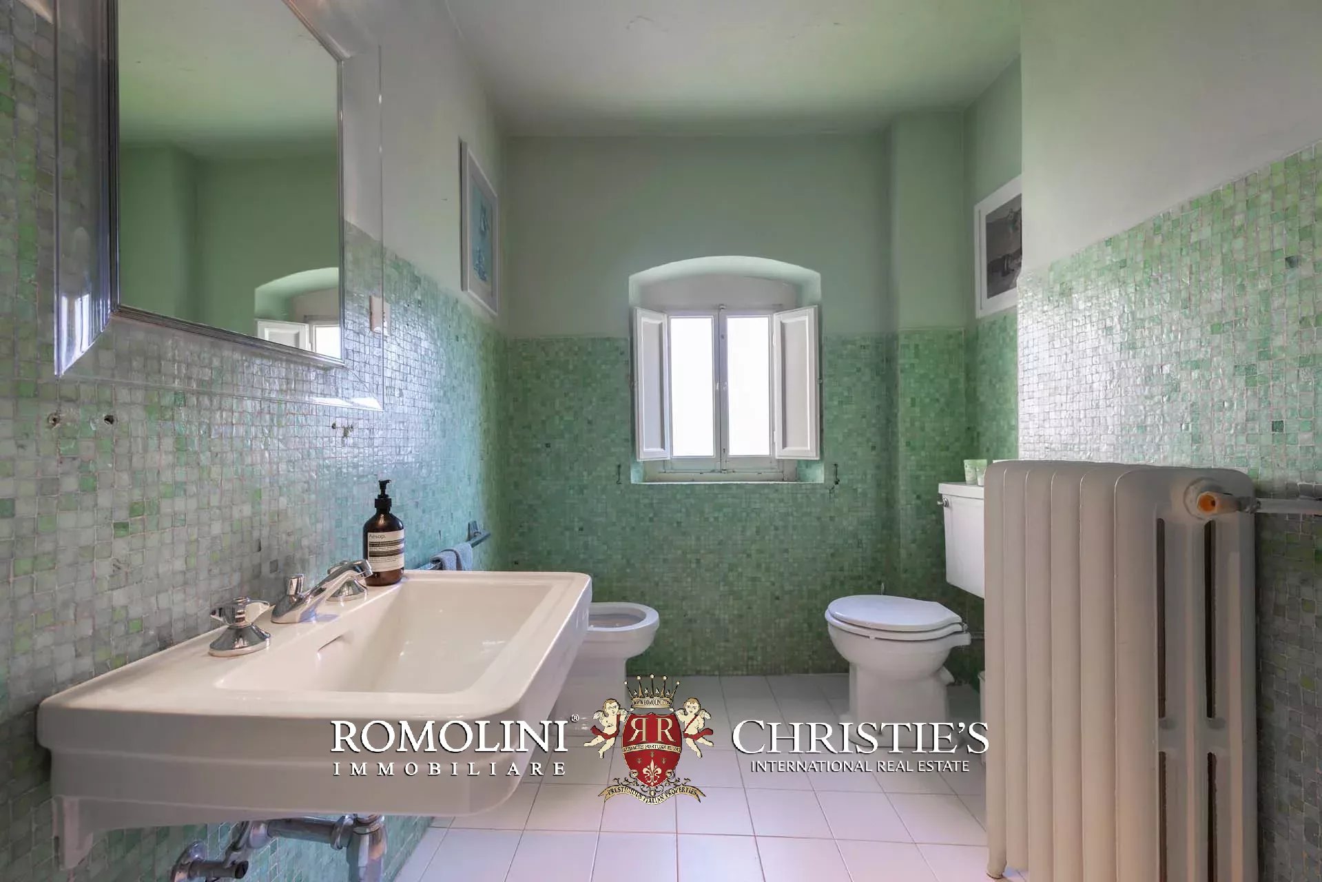 7 Bedroom Villa/Townhouse's Image 39
