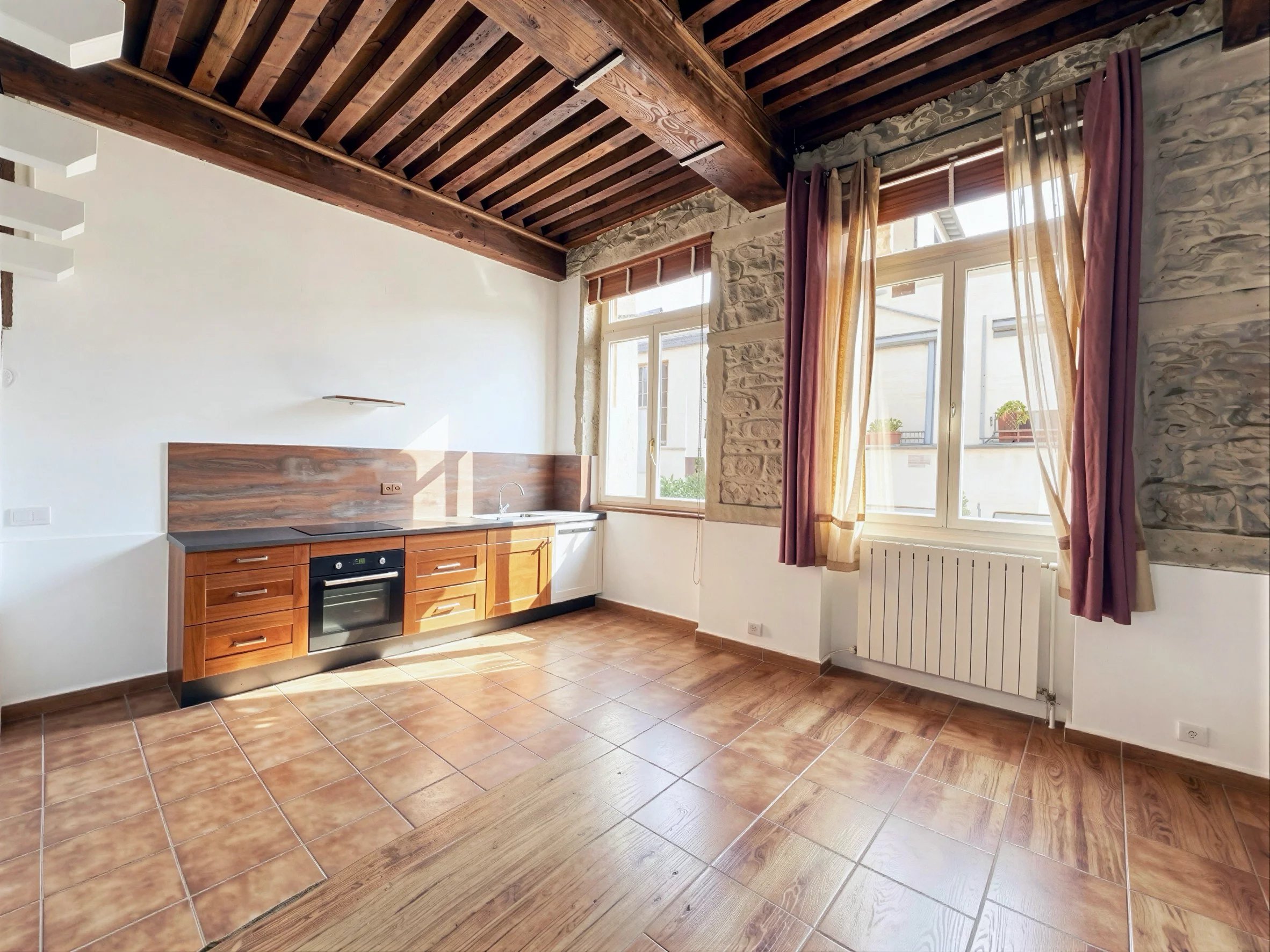 LYON 4  À deux pas du Gros Caillou : CHARME CANUT de 49,39 m² et 76,30 m² au sol — photo 14