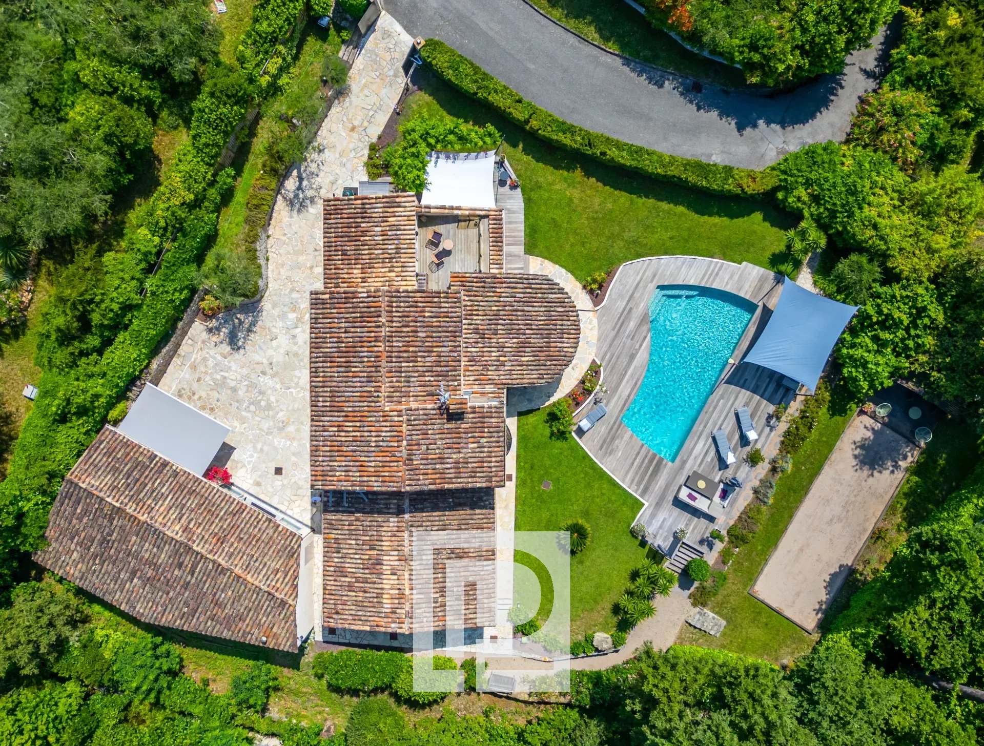 Lovely provencal villa in a sought-after domain near everything