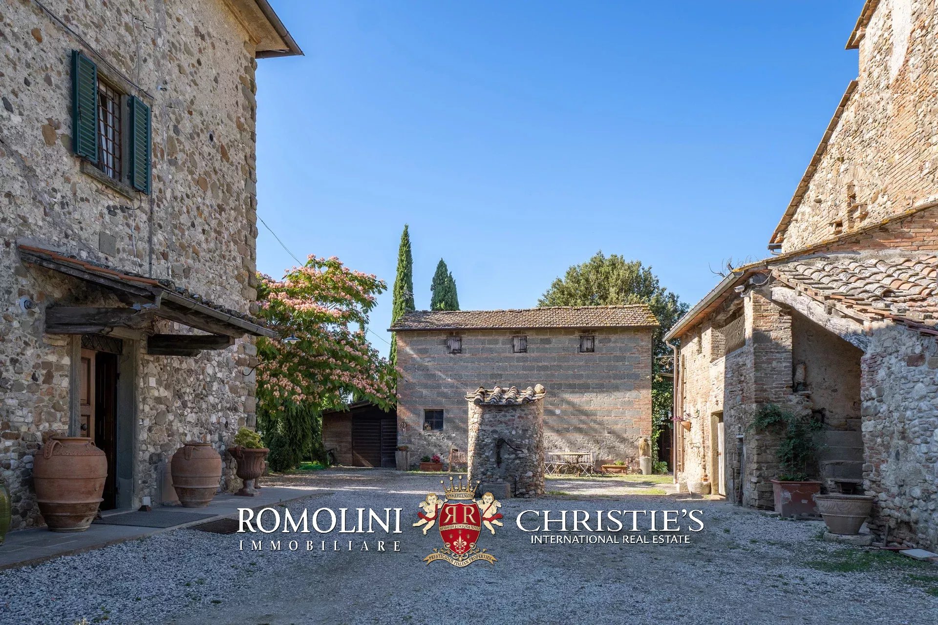 7 Bedroom Villa/Townhouse's Image 22