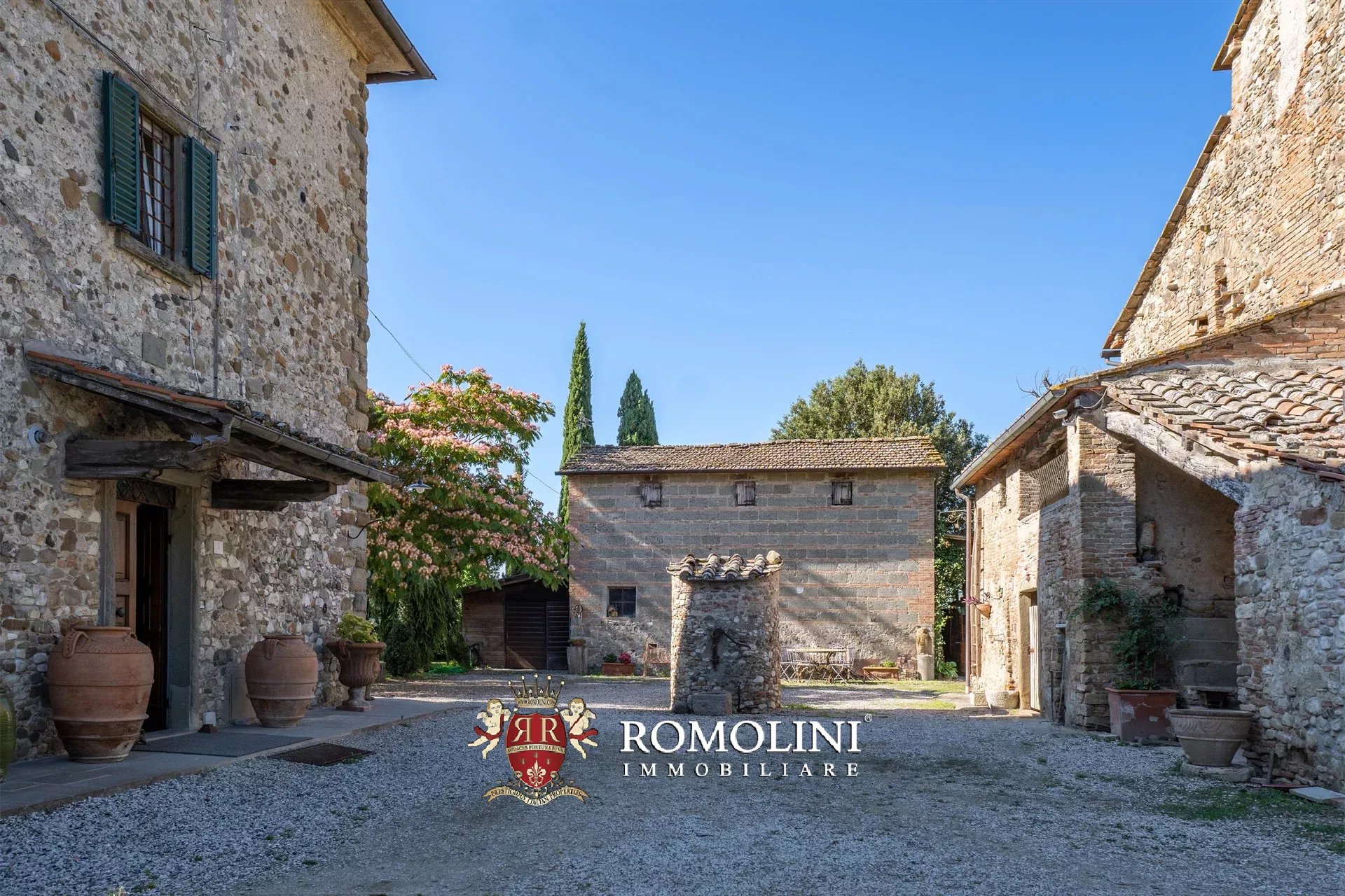 7 Bedroom Villa/Townhouse's Image 22