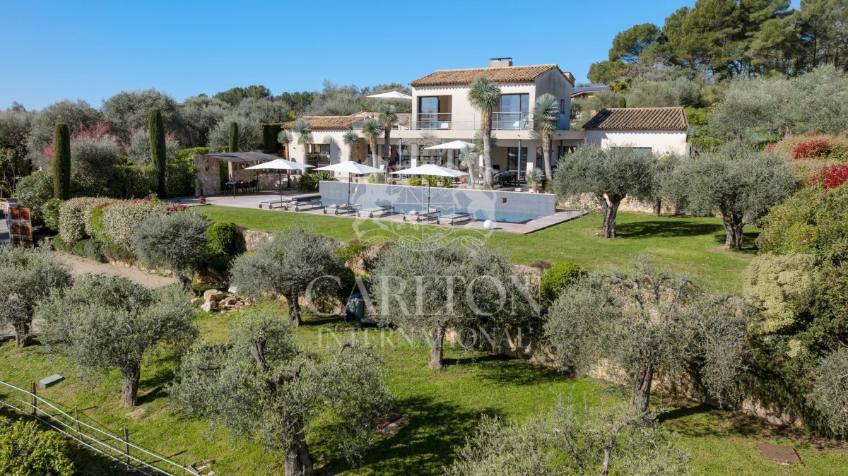 Valbonne near the Village: Exclusive Listing – Stunning architect designed villa with spectacular panoramic views