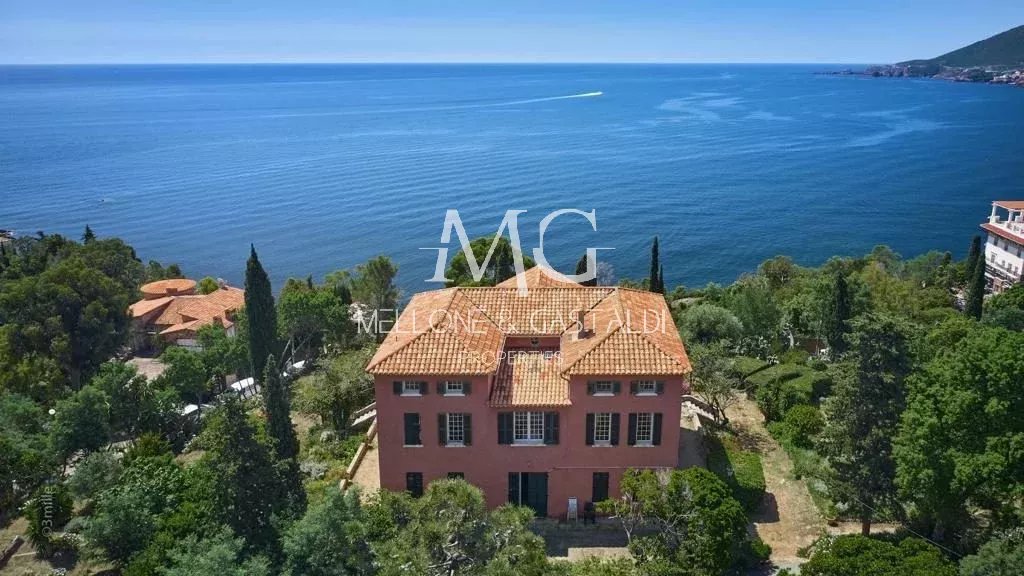 Très rare | Villa d'Exception surplombant la Mer | Terrain plat de 12 913 m²