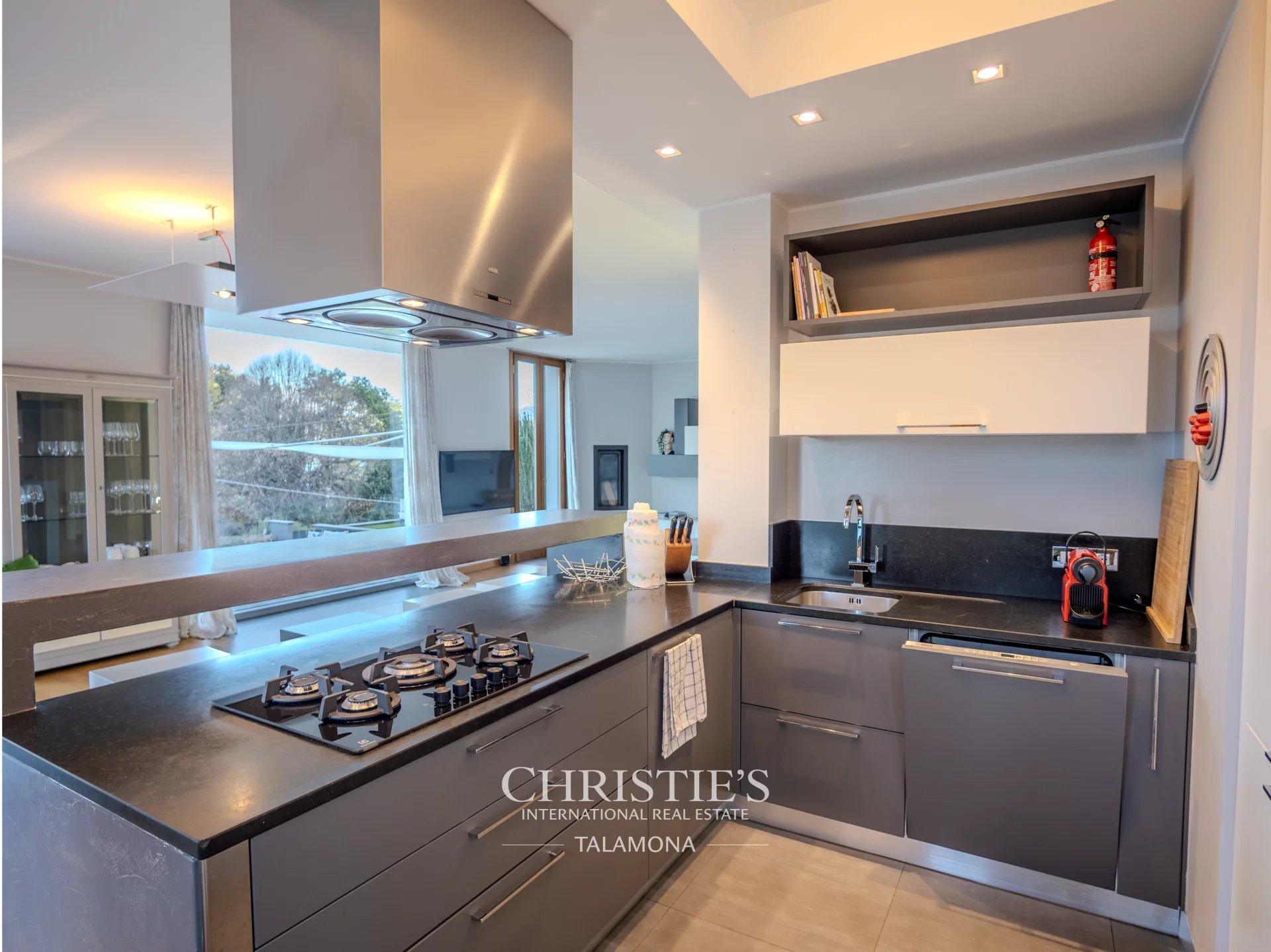 4 Bedroom Villa/Townhouse's Image 10