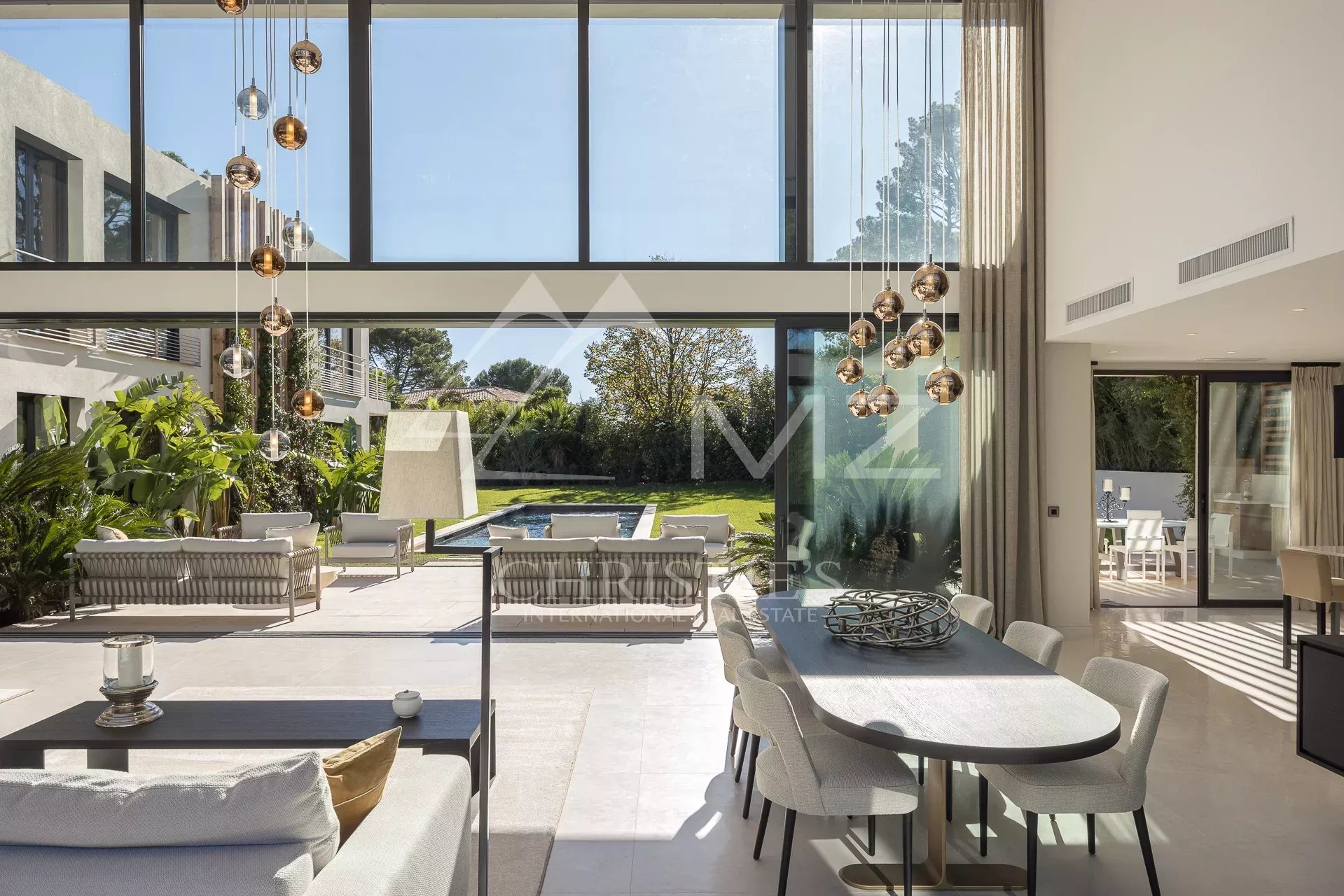 5 Bedroom Villa/Townhouse's Image 4