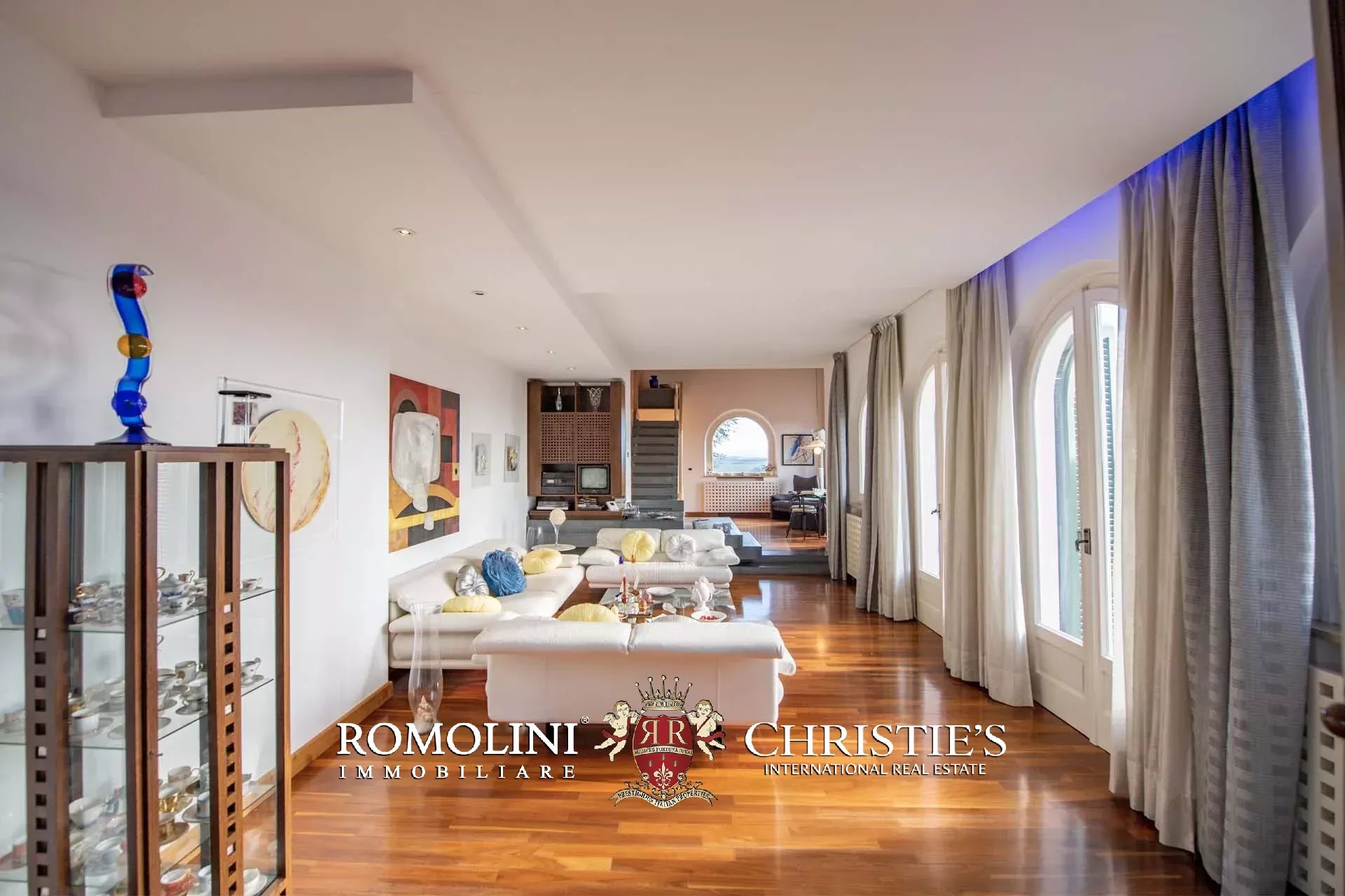 5 Bedroom Villa/Townhouse's Image 23