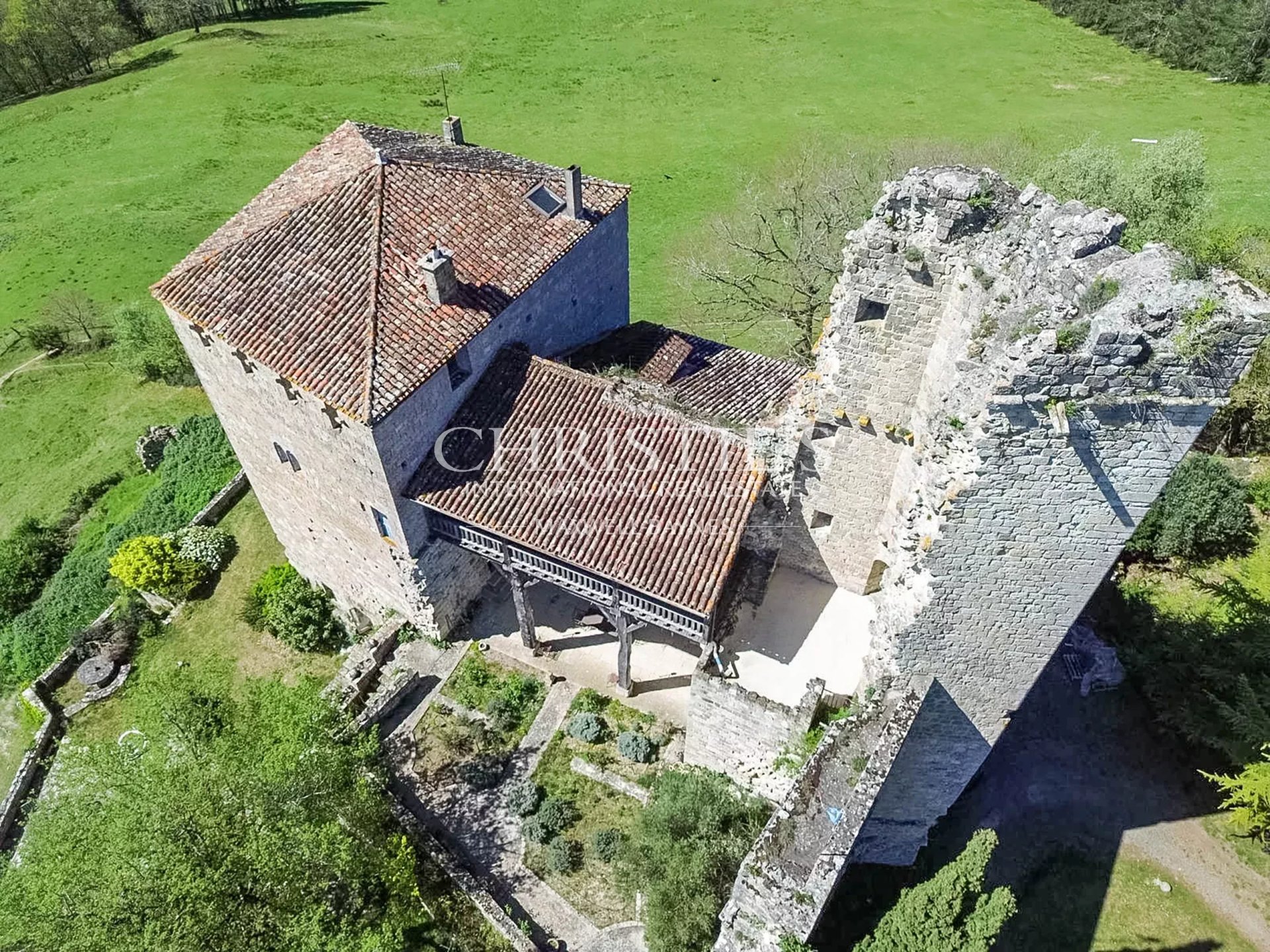 7 Bedroom Chateau's Image 21