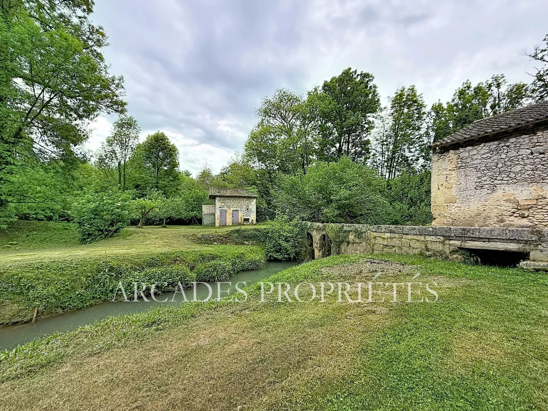 Sale Property Frontenac