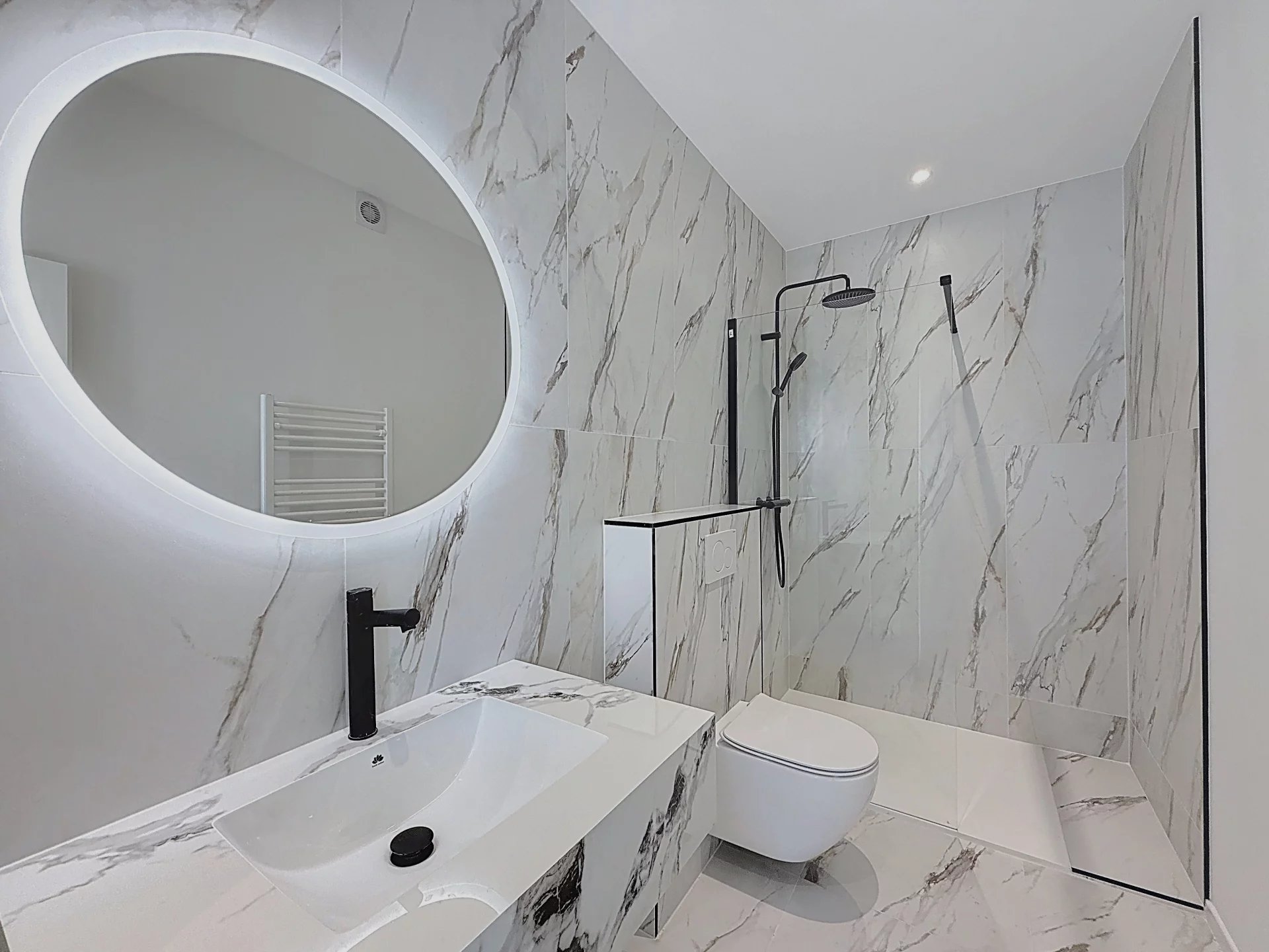 Cachet, calme et vue sur le Lac !