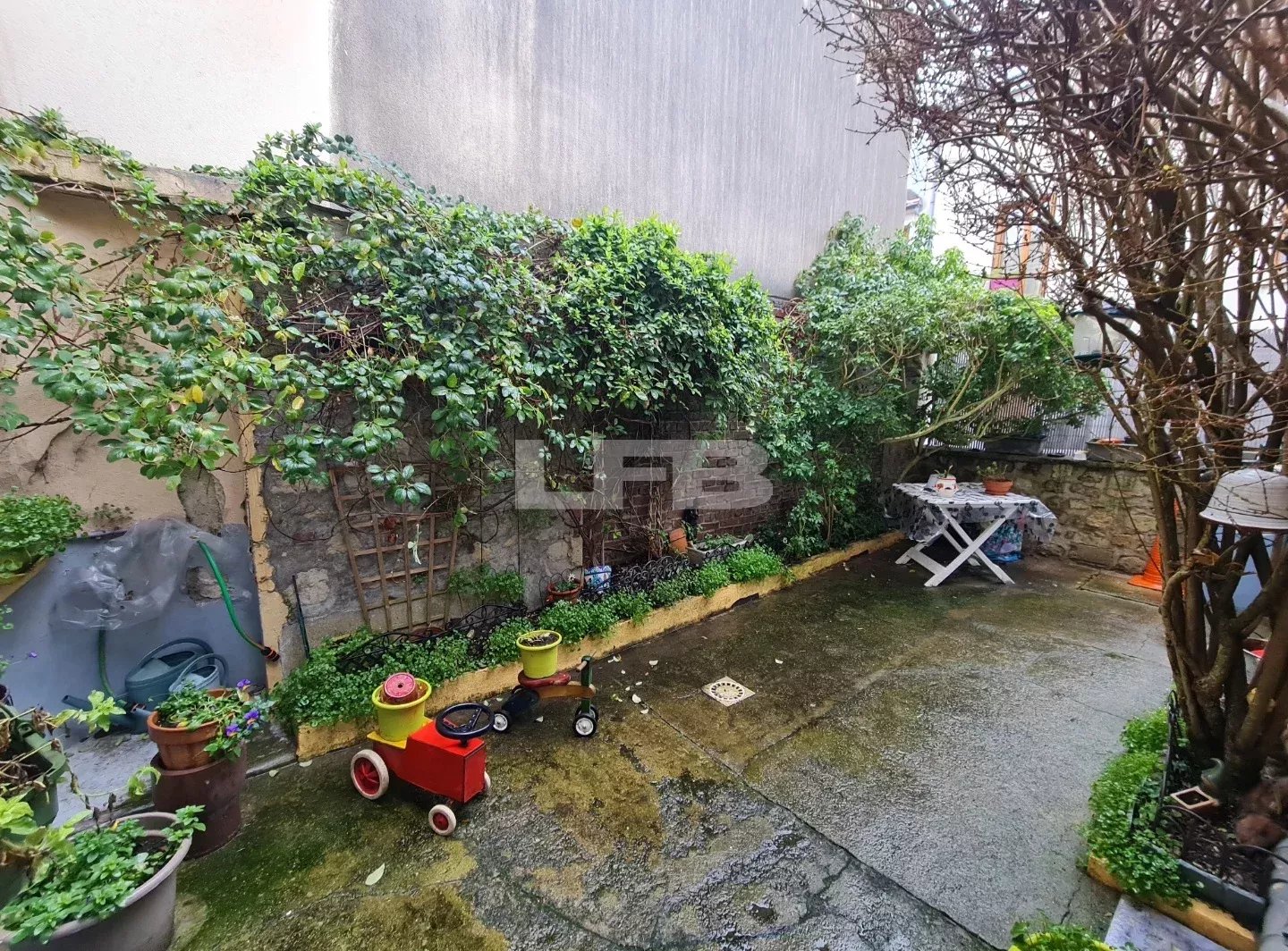 Maison de ville avec combles aménageables et garage - Photo 2