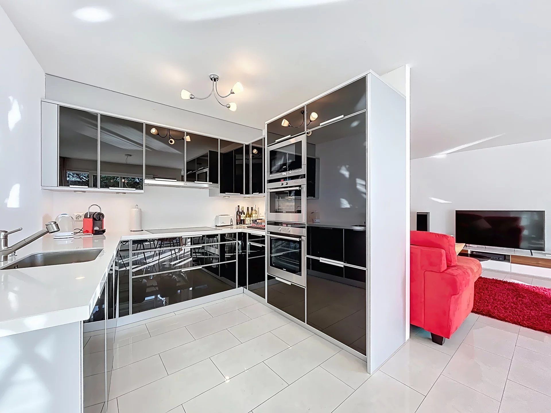 Spacieux 4.5 pièces dans résidence moderne avec balcon et terrasse