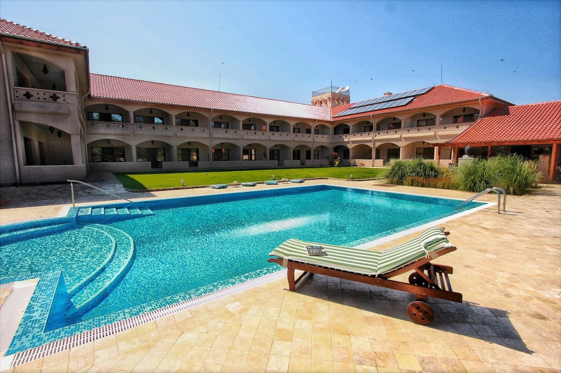 Hôtel Primorsko  -  ref 83176503 (picture 1)
