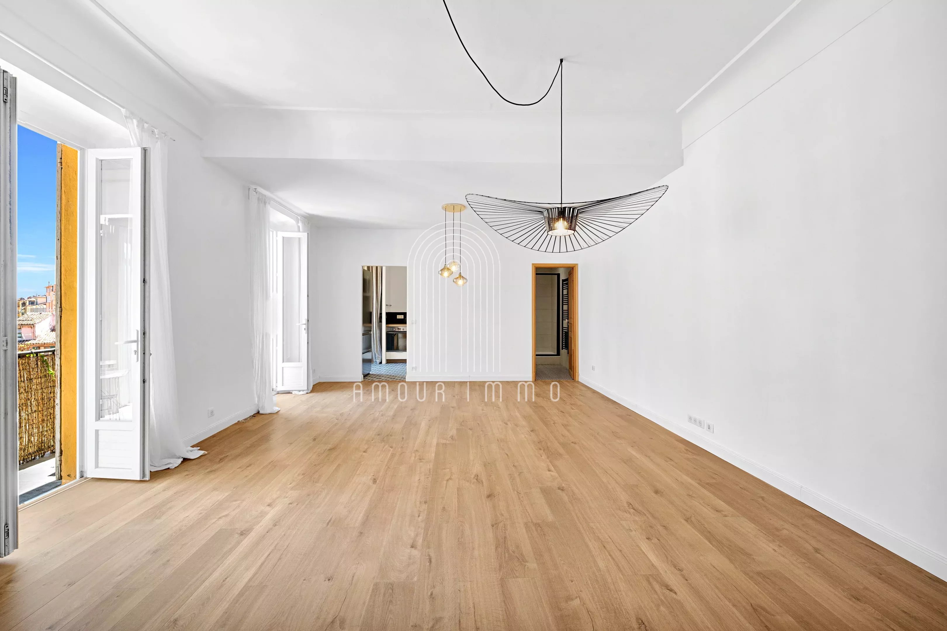 Magnifique 4P / 3 chambres 109m2 sur la Place Garibaldi / Proche Port de Nice