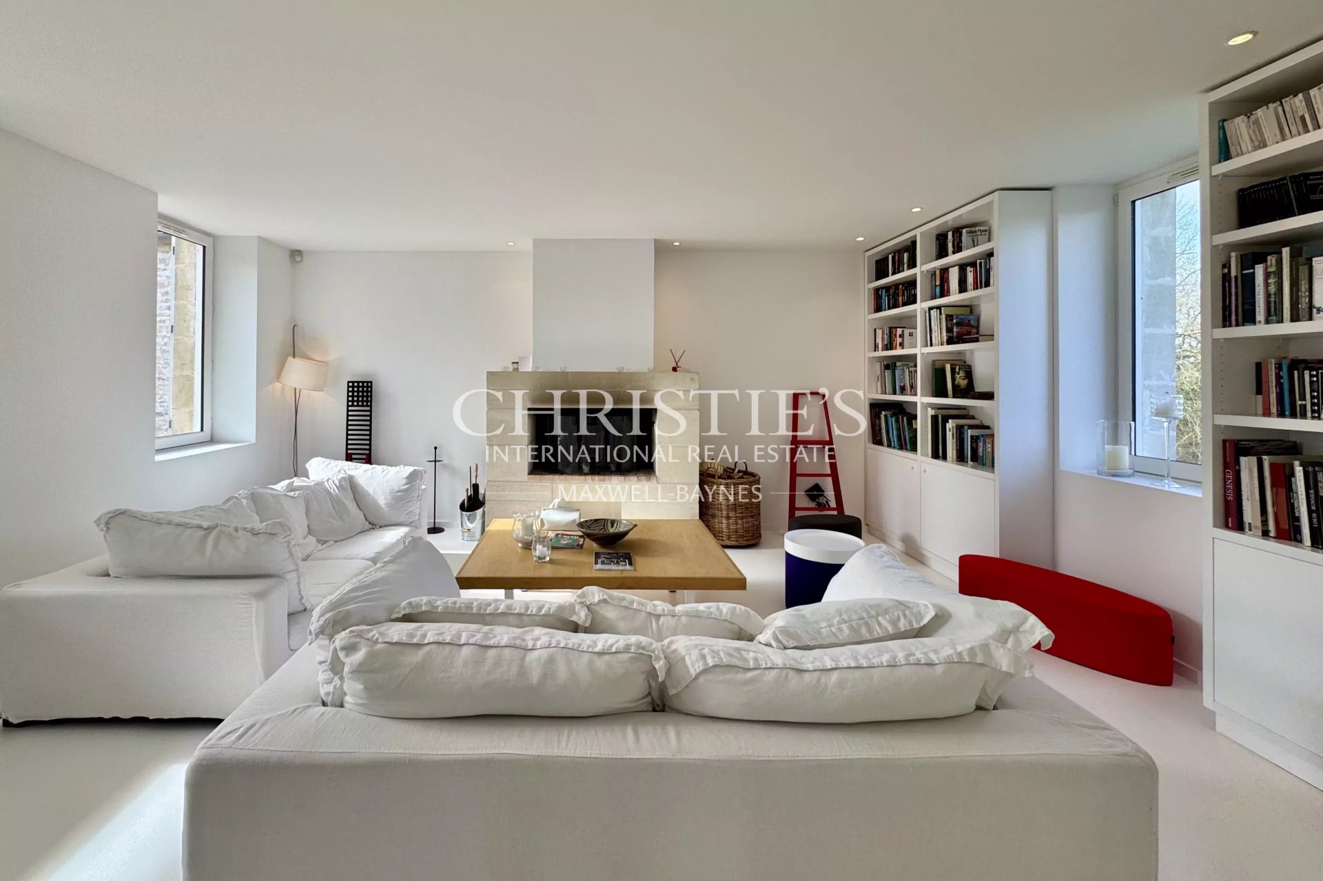 6 Bedroom Villa/Townhouse's Image 9