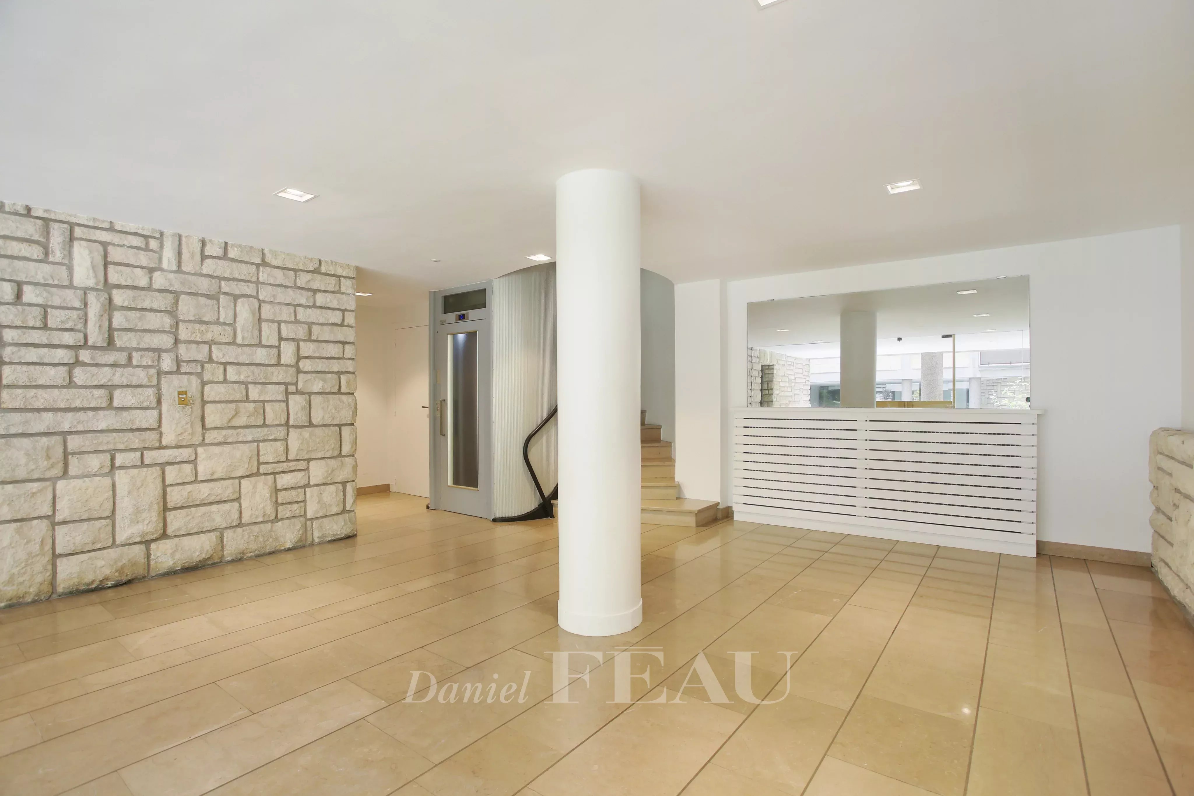 Rental Apartment Neuilly-sur-Seine