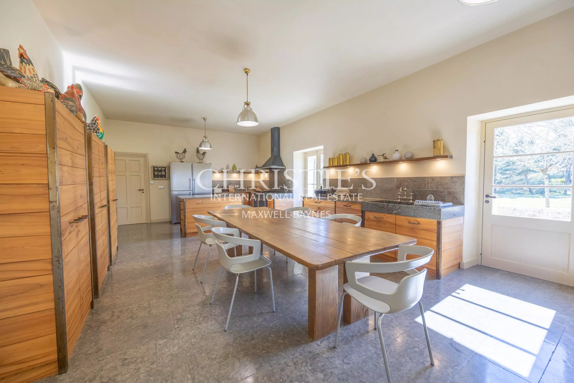 10 Bedroom Villa/Townhouse's Image 9