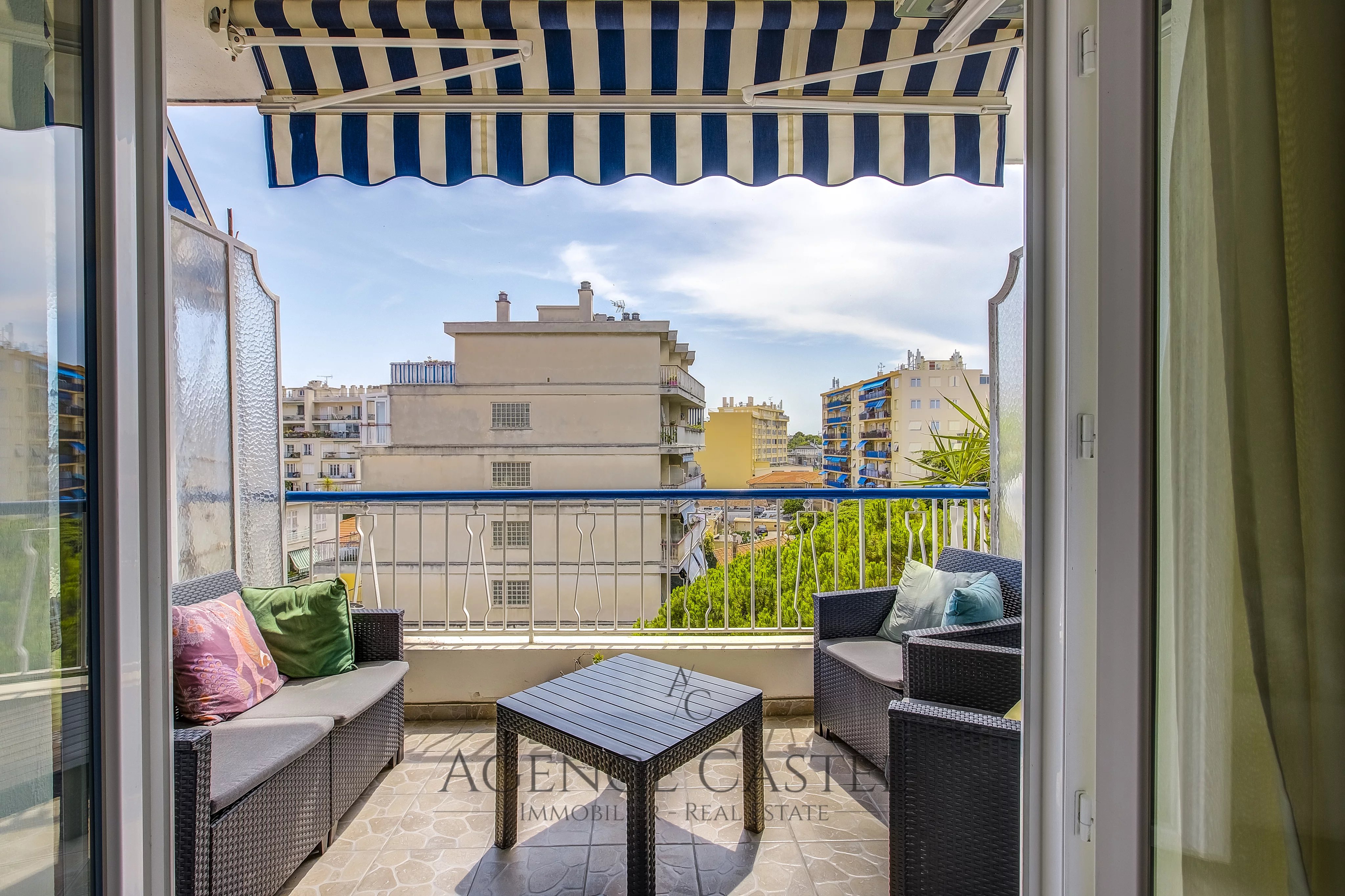 NICE FERBER: Beautiful 2 bed -room crossing, quiet and bright