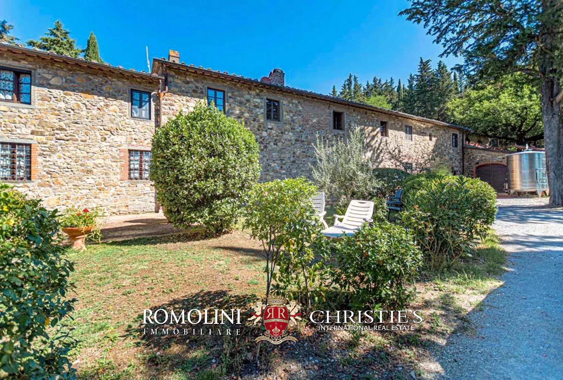 9 Bedroom Vineyard's Image 13
