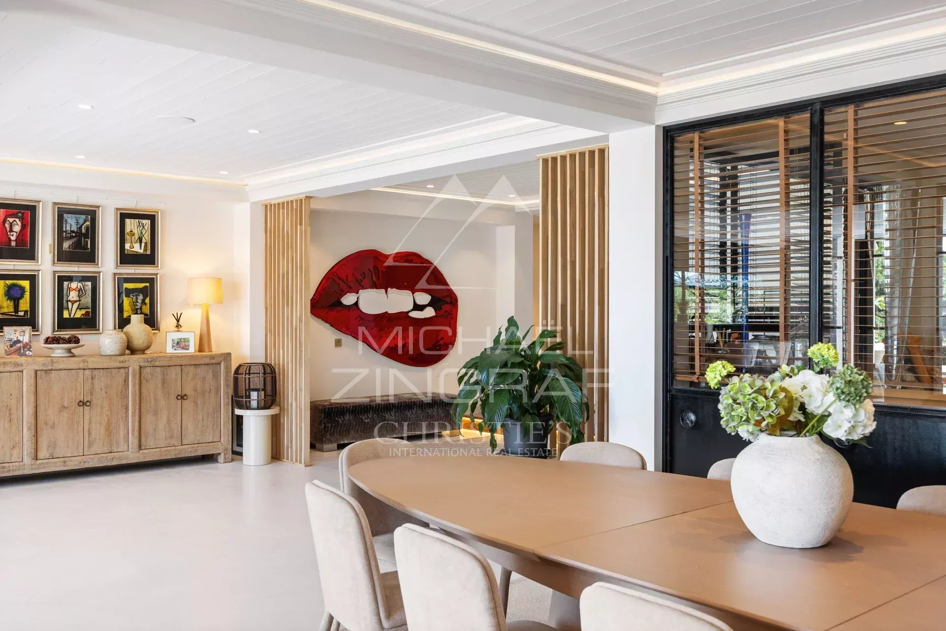 9 Bedroom Villa/Townhouse's Image 8