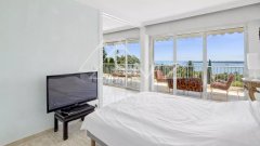 Apartment with Great Potential in the Prized California District — photo 6 of 7