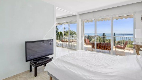 Apartment with Great Potential in the Prized California District — photo 6