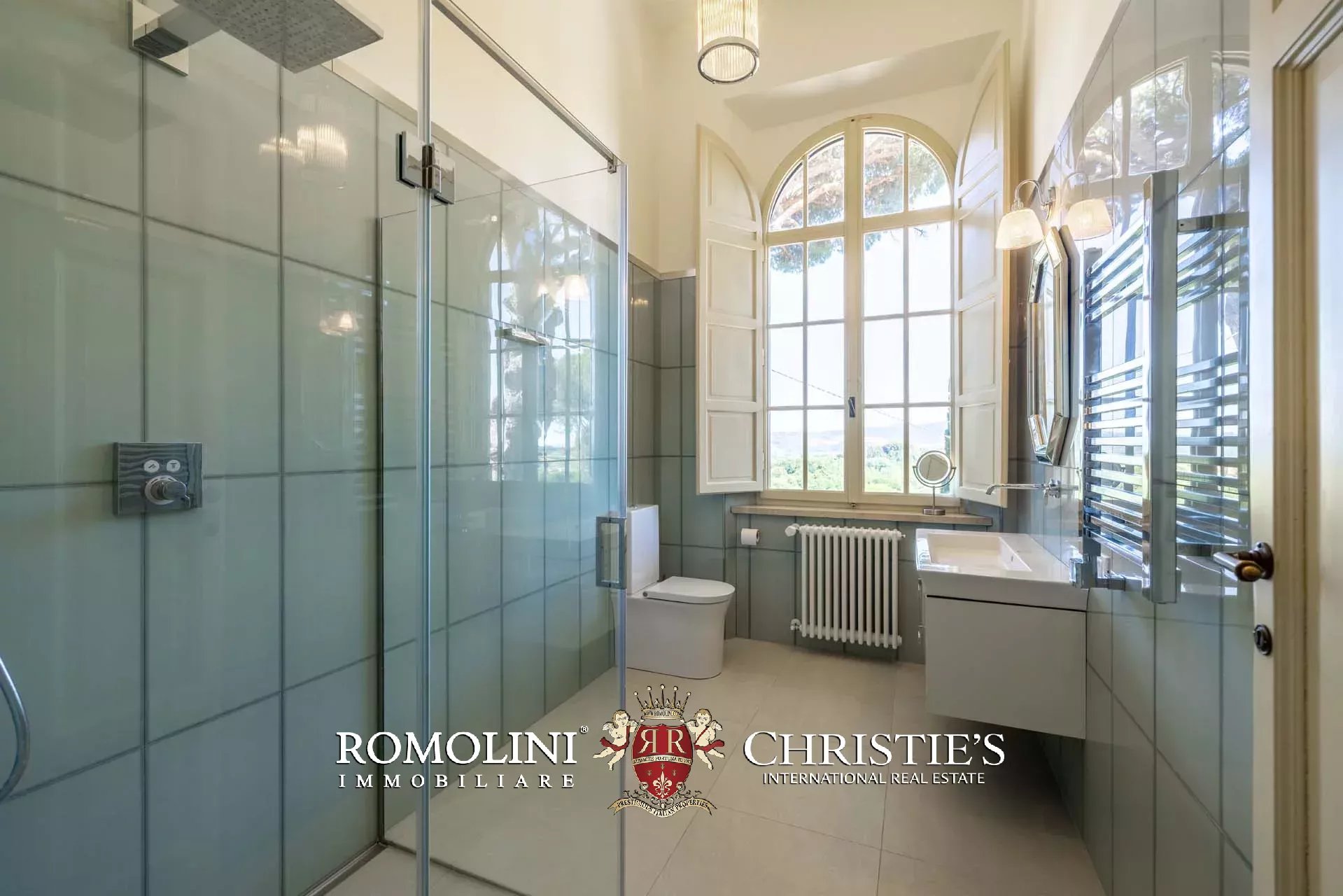 8 Bedroom Villa/Townhouse's Image 55