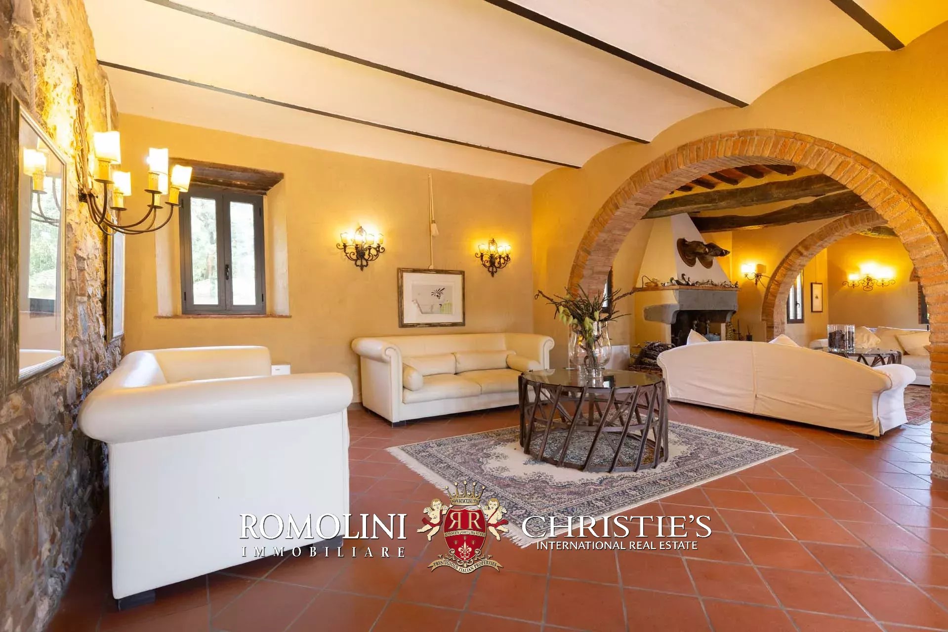 10 Bedroom Villa/Townhouse's Image 38