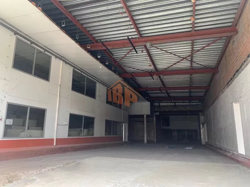 Molenbeek/Abattoirs-site industriel +/- 2500m²-5 bâtiments