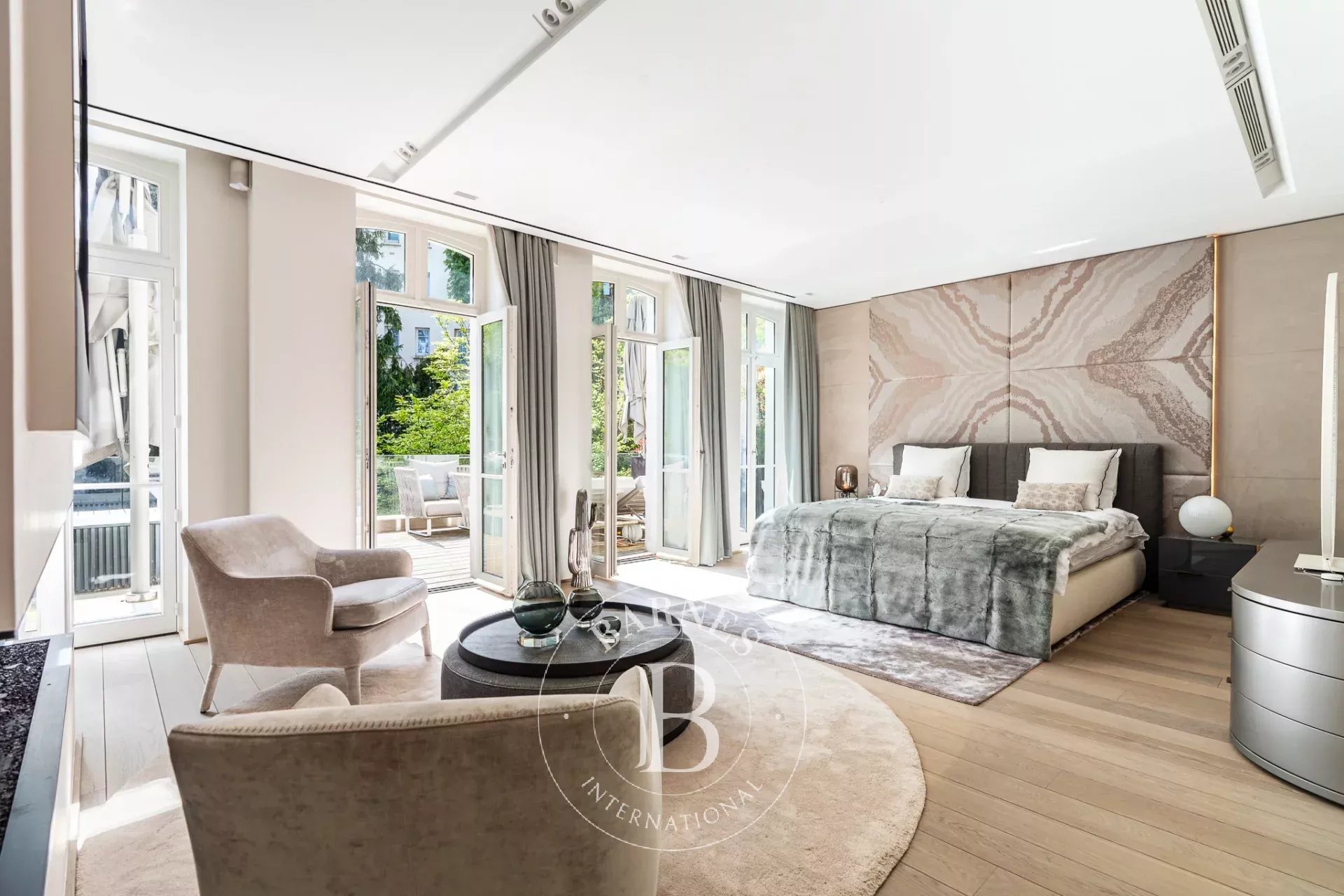 Paris  - Mansion 8 Bedrooms - picture 14