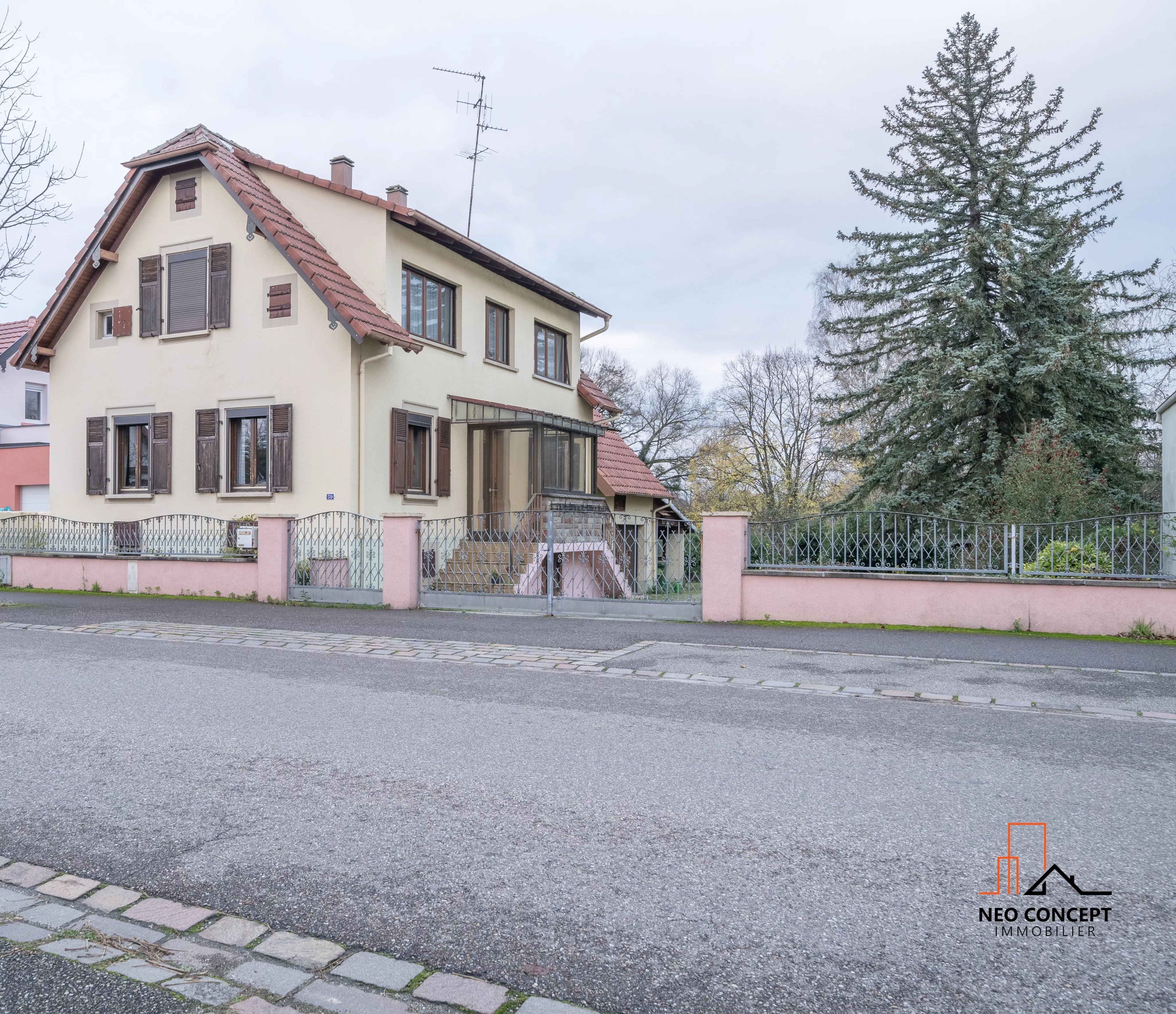 * DRUSENHEIM * MAISON CHARMANTE de 106.50 m² à rénover !!