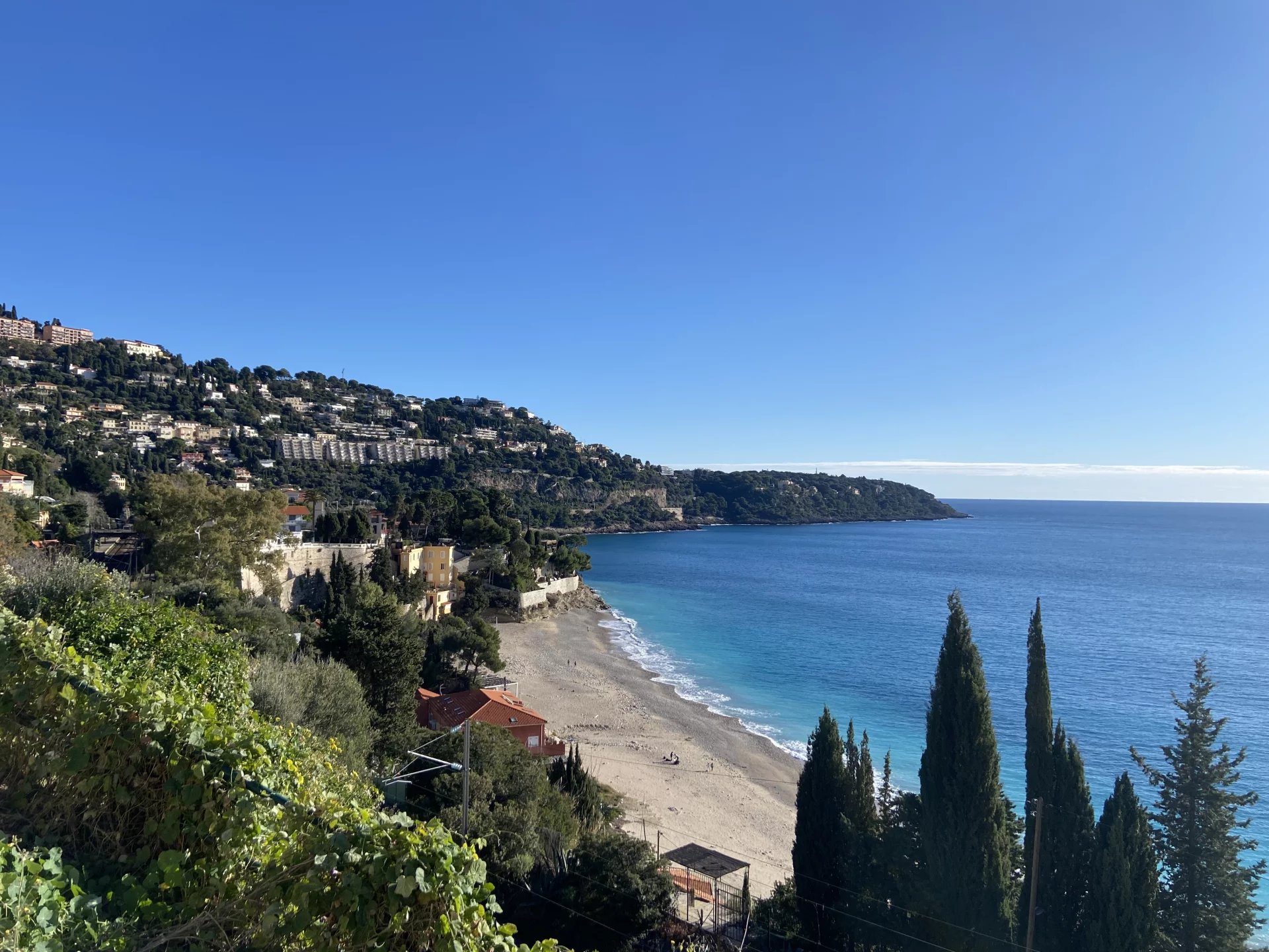 ROQUEBRUNE SECTEUR CABBE - STUDIO TERRASSE VUE MER - PISCINE