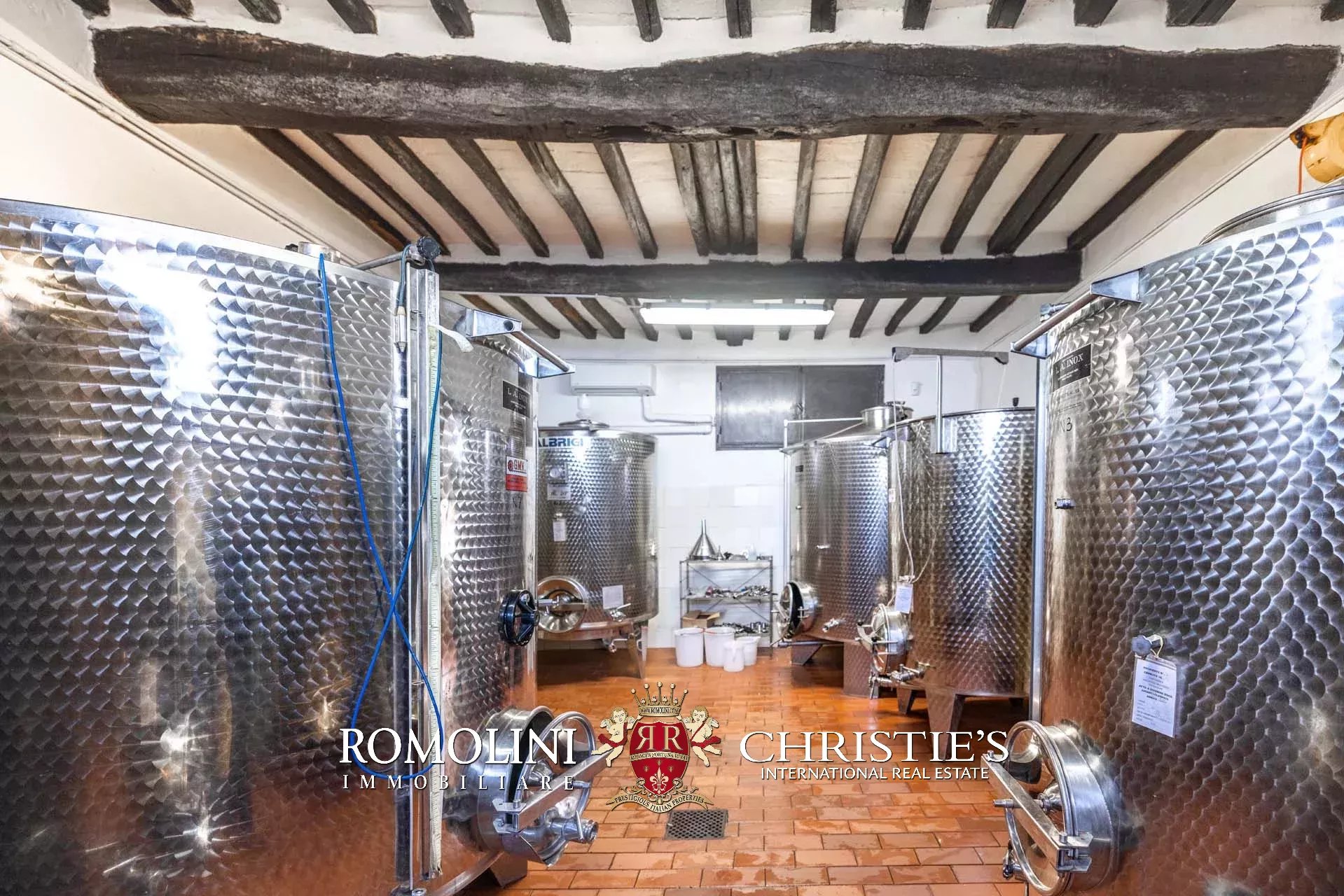 5 Bedroom Vineyard's Image 66