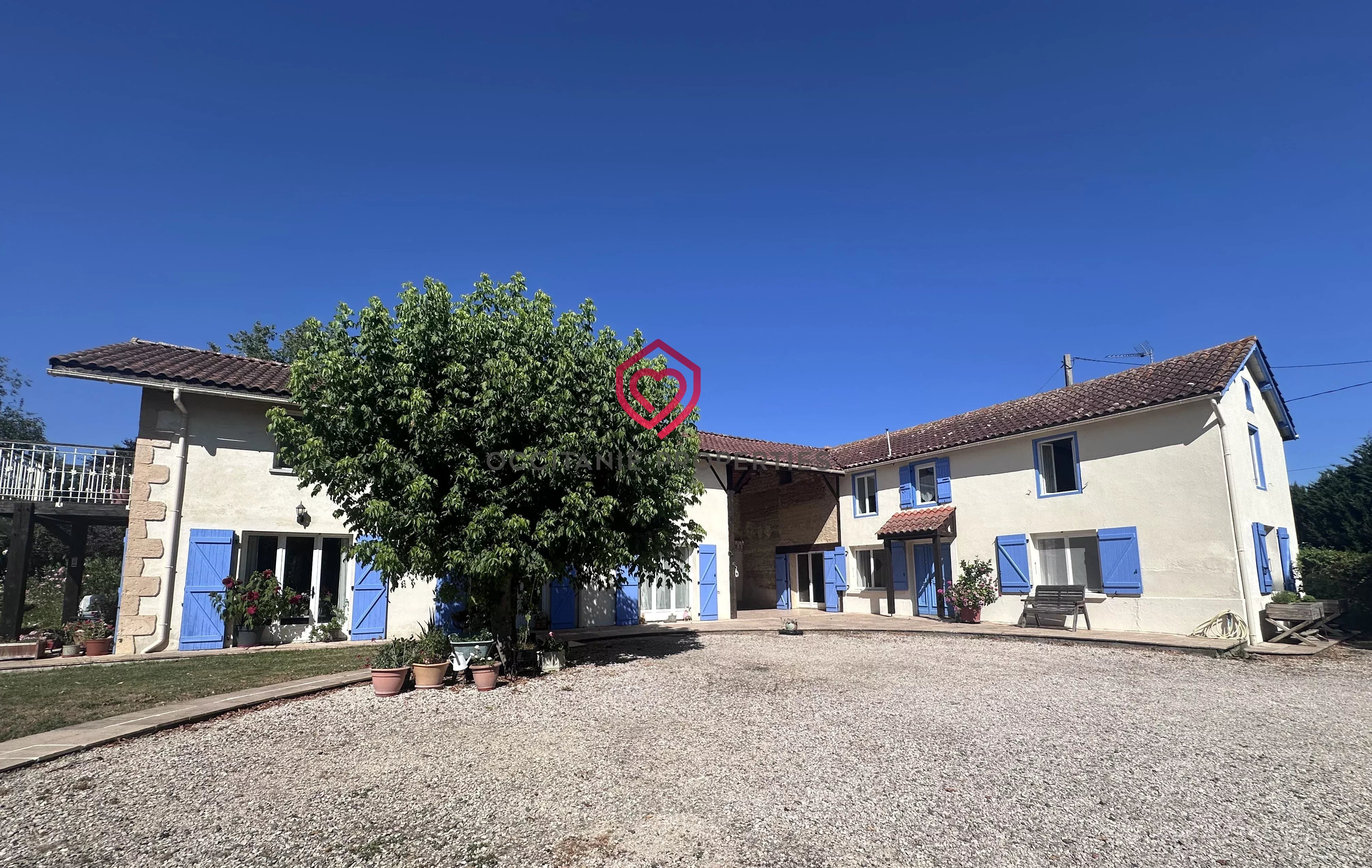 Superbe maison familiale avec piscine à Tillac