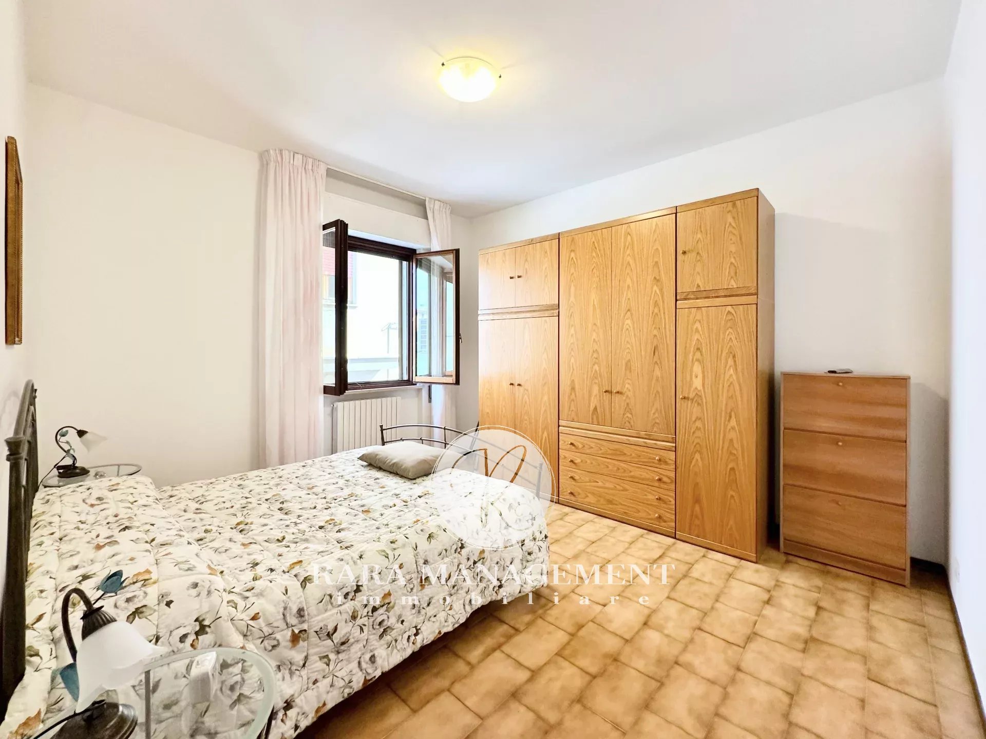PORTO SANT'ELPIDIO, ZONA CRETAROLA | ARREDATO | NO CONDOMINIO | 2 CAMERE MATRIMONIALI | 2 BALCONI | MANSARDA | POSTO AUTO ESCLUSIVO | CORTE ESCLUSIVA | ZONA RESIDENZIALE RISERVATA E BEN SERVITA |